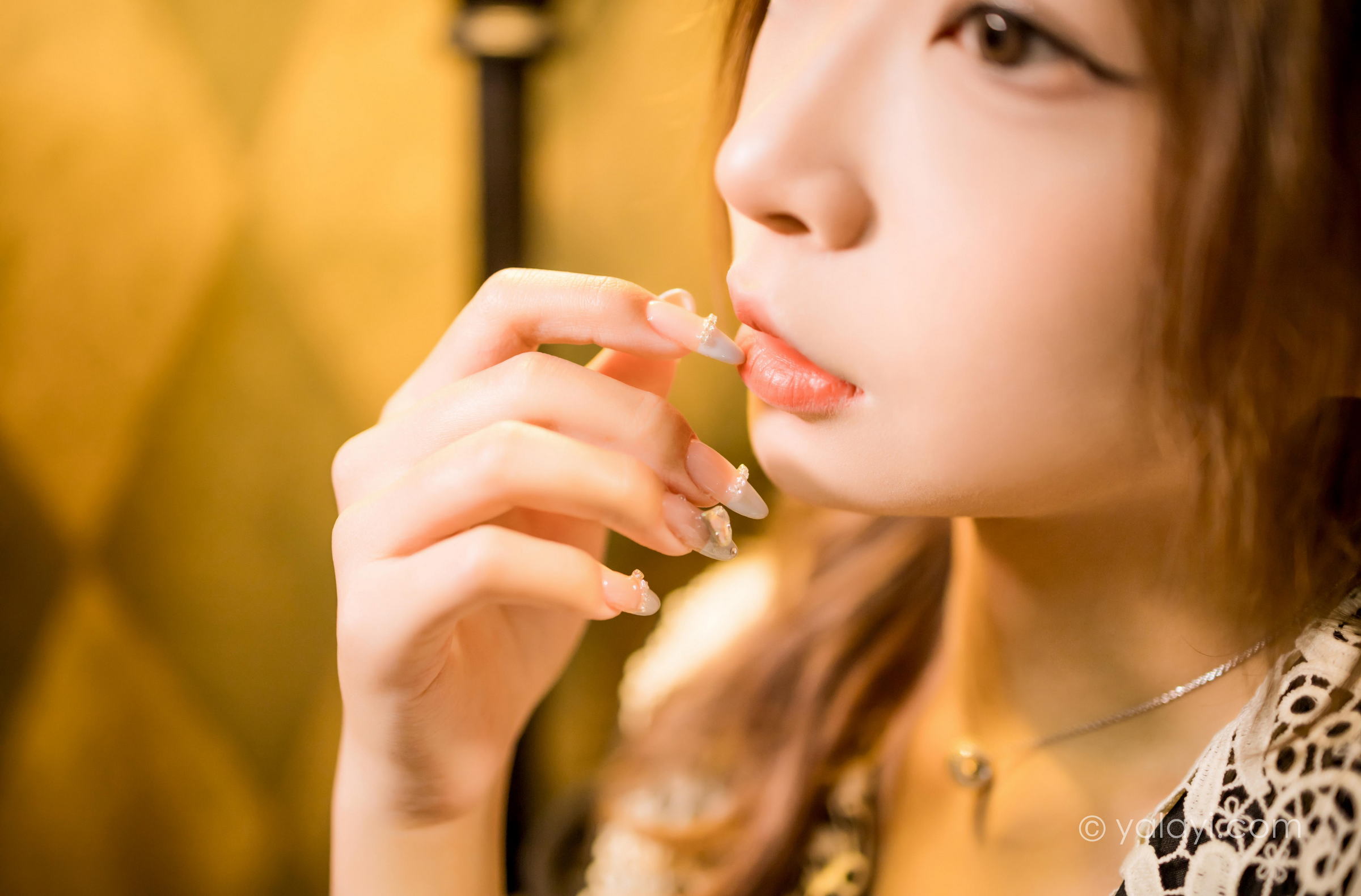 [YALAYI雅拉伊]2022.08.31 黑色的蝴蝶 阿禾 黑色复古蕾丝连衣裙清纯写真集第12张