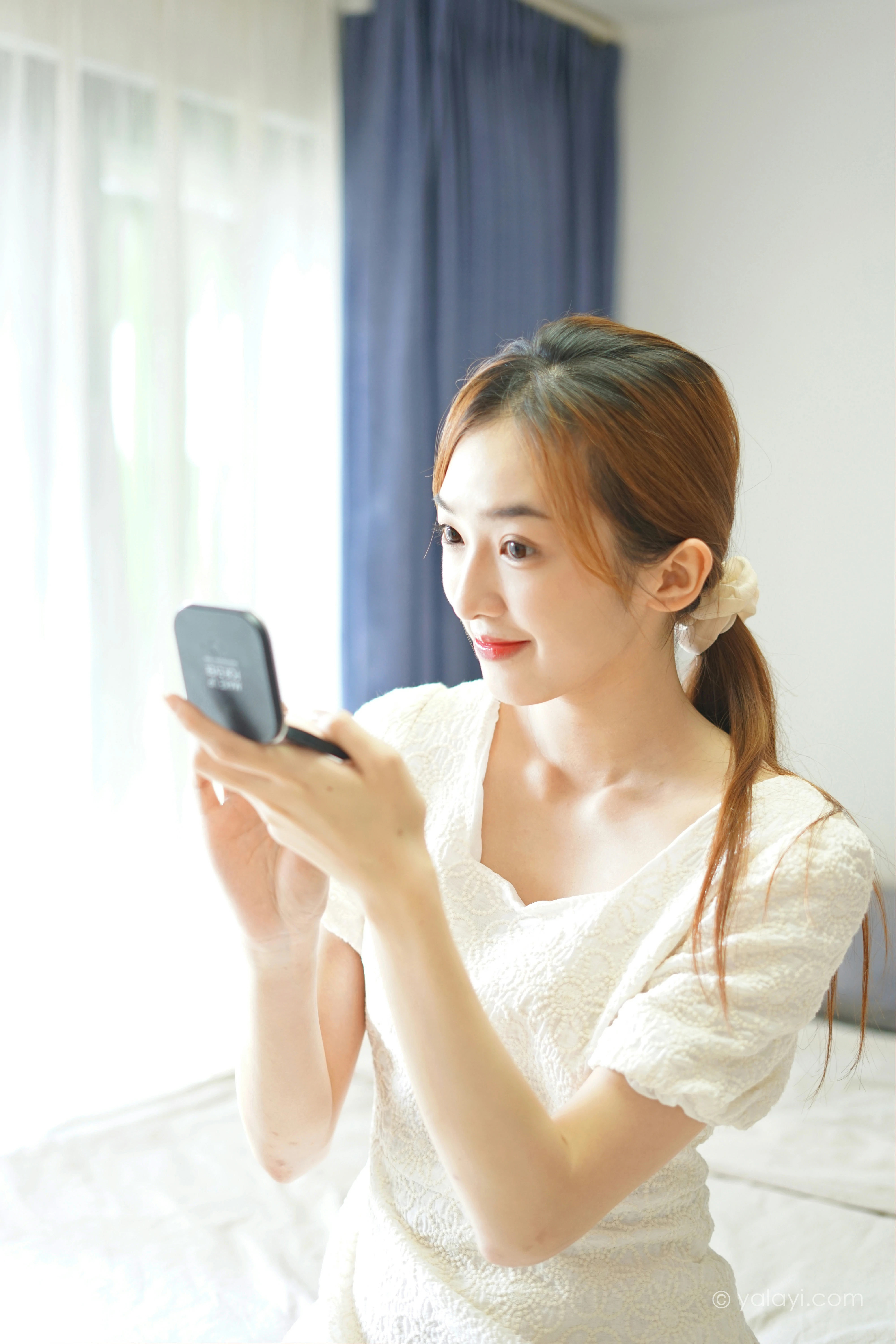 [YALAYI雅拉伊]NO.854 清晨阳光 楚媛 白色蕾丝连衣裙居家性感写真集第10张