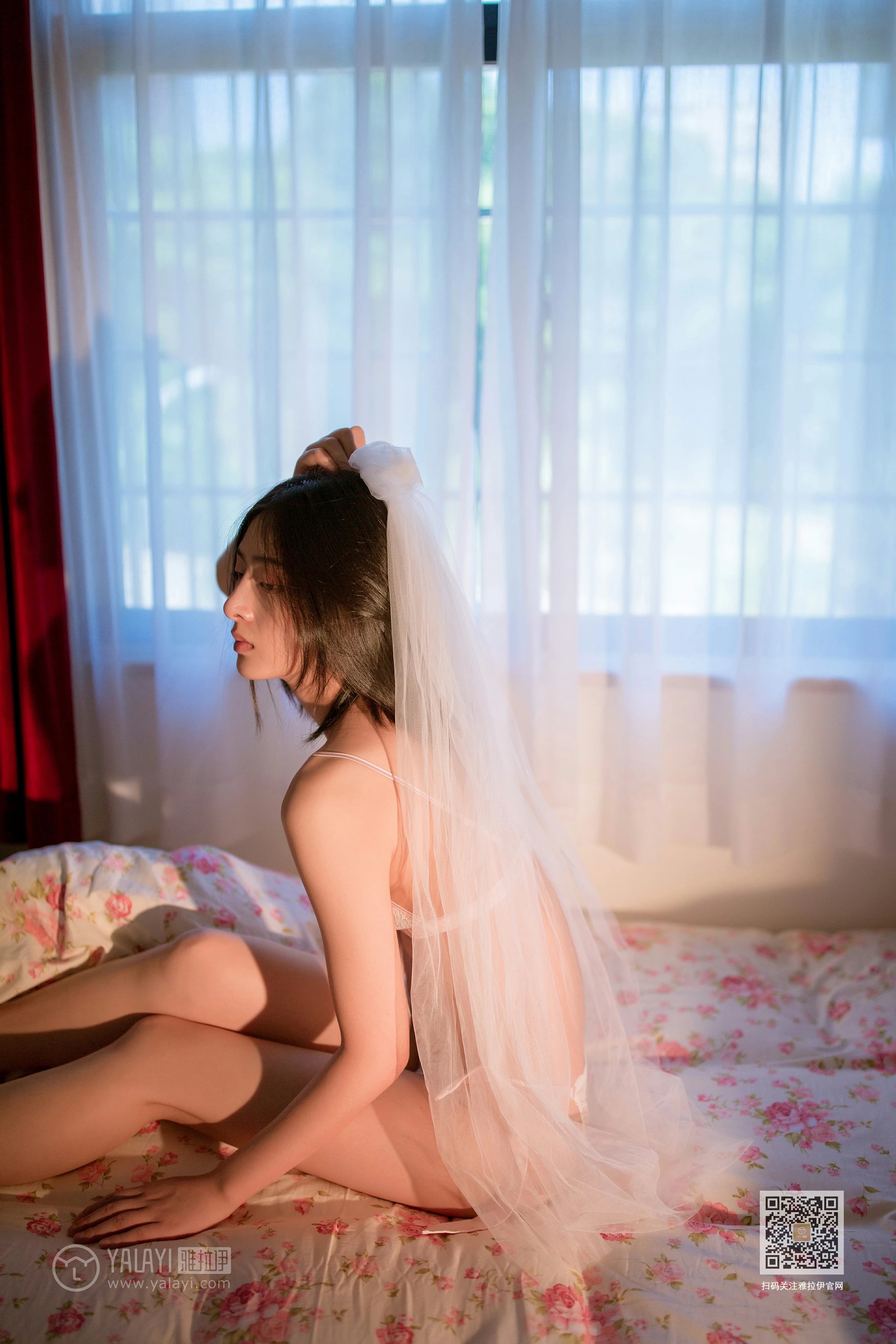 [YALAYI雅拉伊]Vol.447 香闺深处 楚楚 粉色蕾丝情趣内衣性感私房写真集第2张