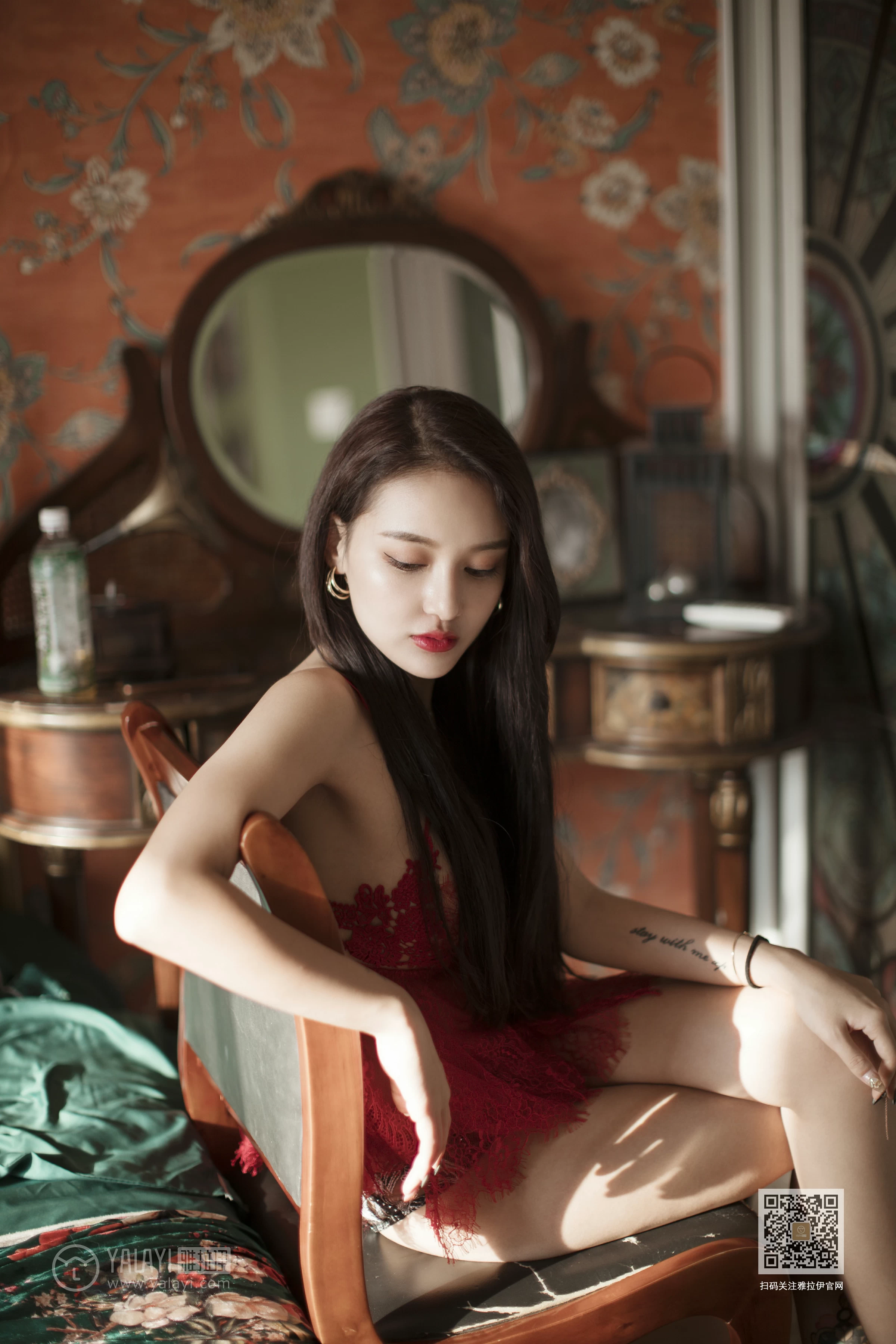 [YALAYI雅拉伊]Vol.458 锦秀奇缘 刘子炀 红色透视情趣内衣性感私房写真集第16张