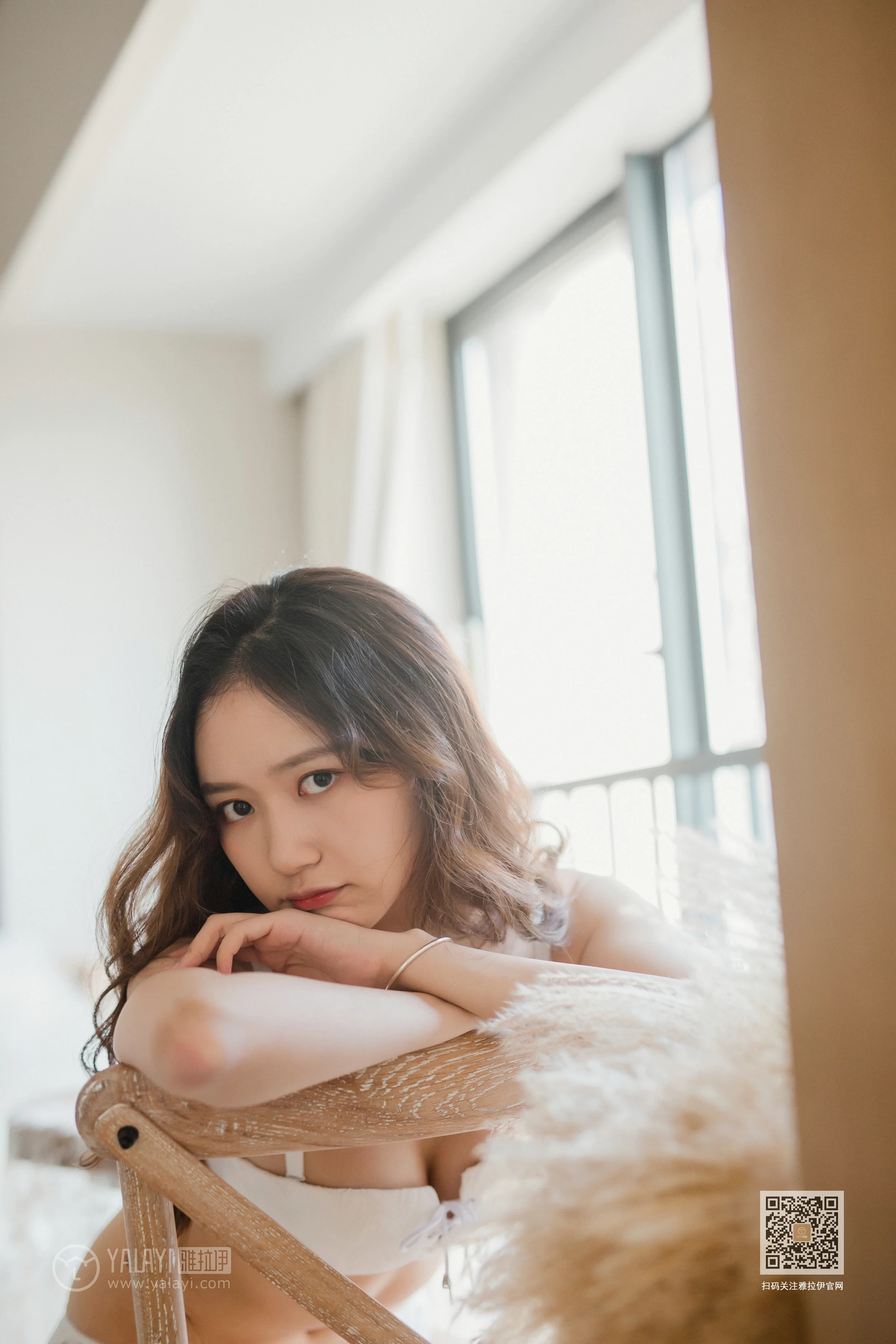 [YALAYI雅拉伊]Vol.467 专属下午茶 晓琳 白色蕾丝内衣性感私房写真集第6张