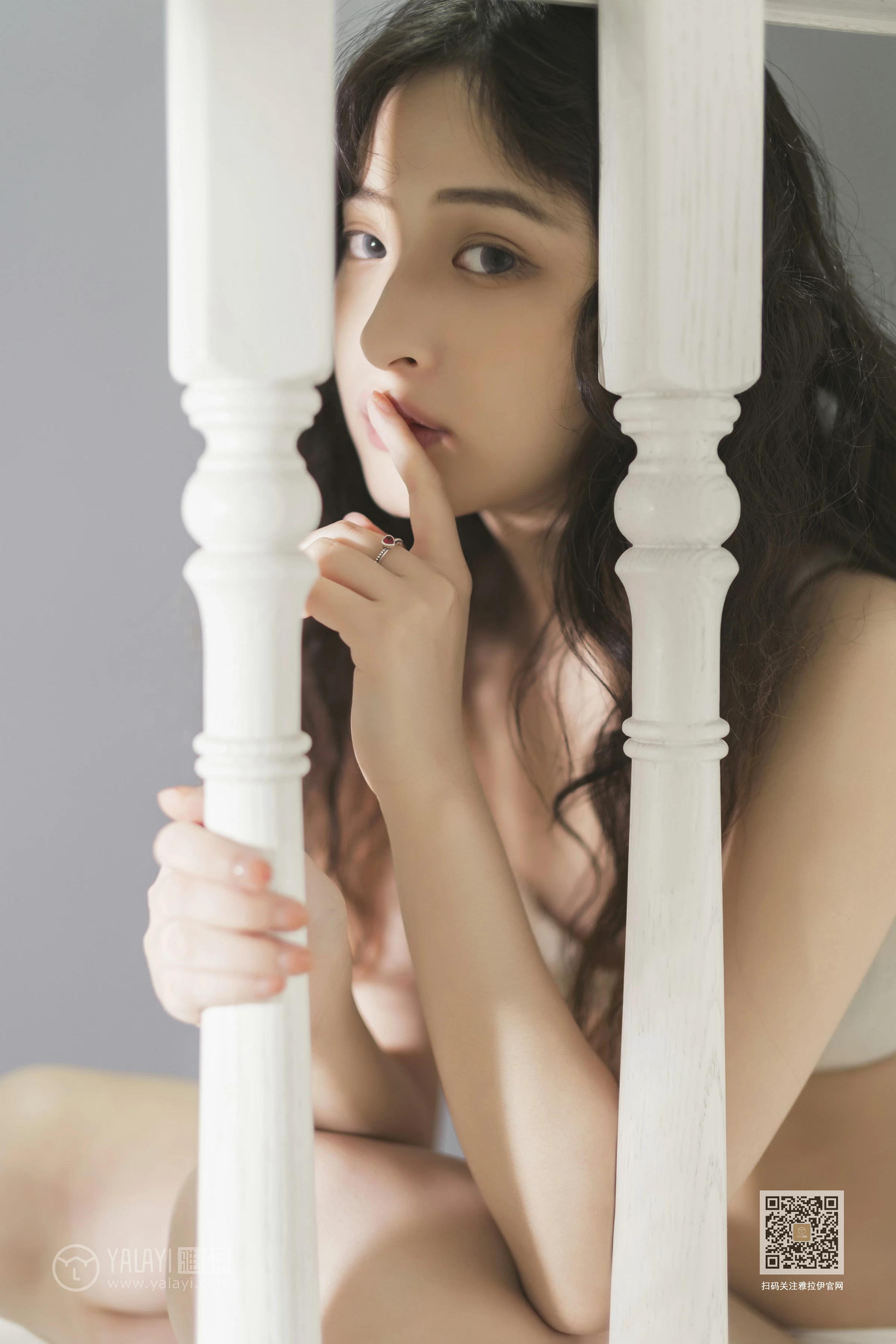 [YALAYI雅拉伊]Vol.474 吹落白衣裳 西子 白色蕾丝内衣居家性感私房写真集第20张