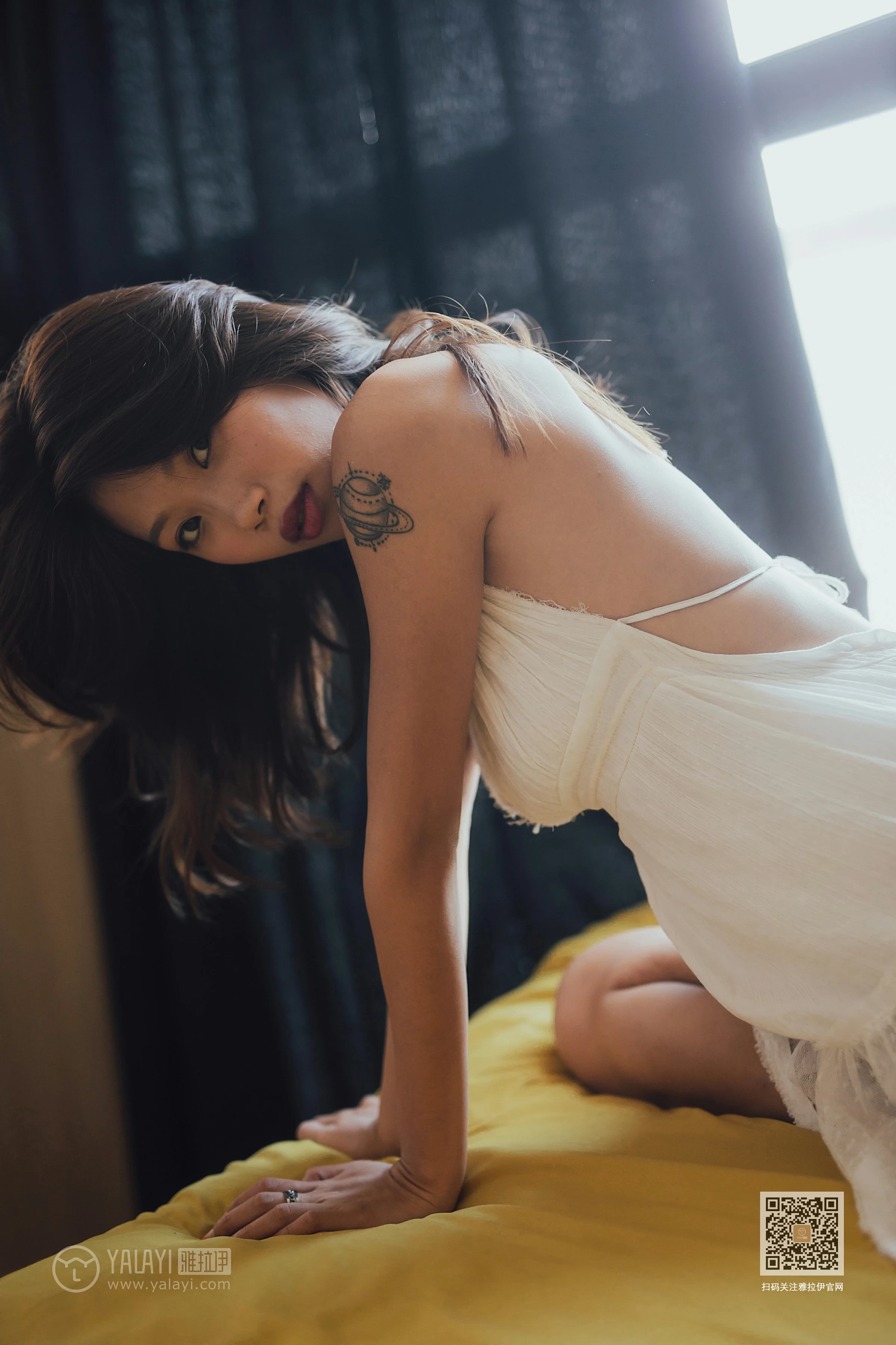 [YALAYI雅拉伊]Vol.523 薄纱雾绕 静初 白色透视吊带睡衣裙性感私房写真集第4张