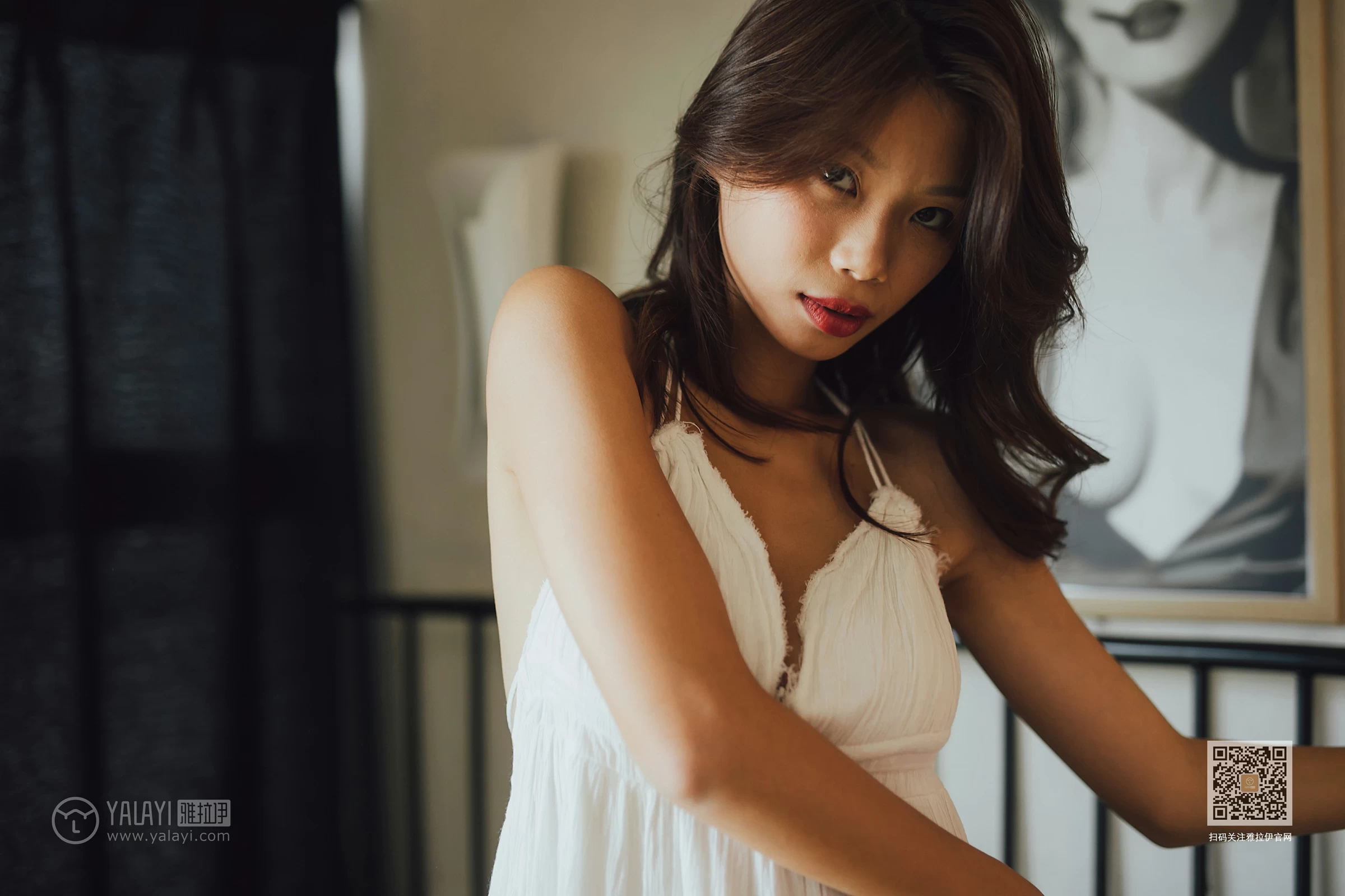 [YALAYI雅拉伊]Vol.523 薄纱雾绕 静初 白色透视吊带睡衣裙性感私房写真集第12张