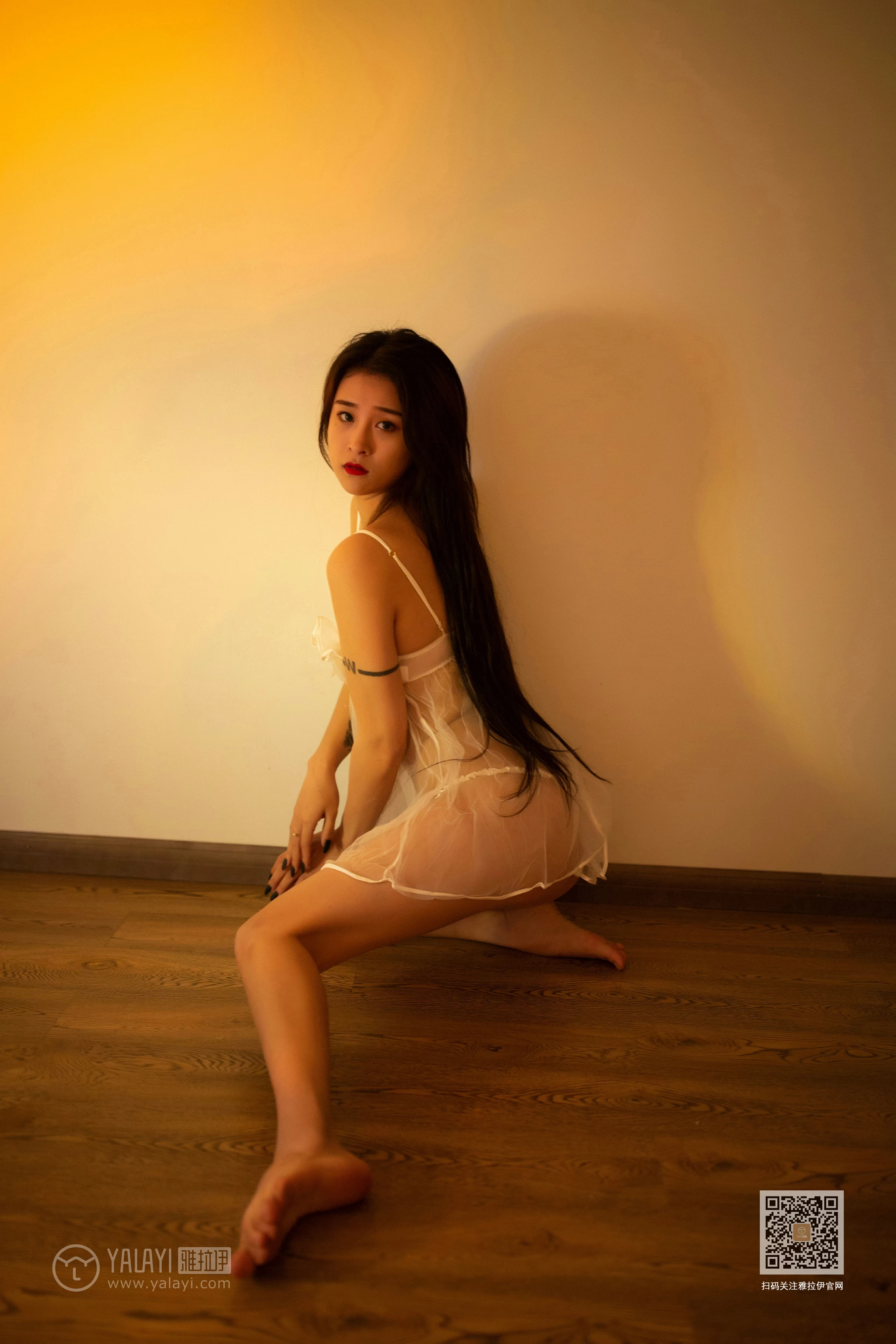 [YALAYI雅拉伊]Vol.526 焦糖玛奇朵 素素 白色透视睡衣裙加情趣内衣性感私房写真集第10张