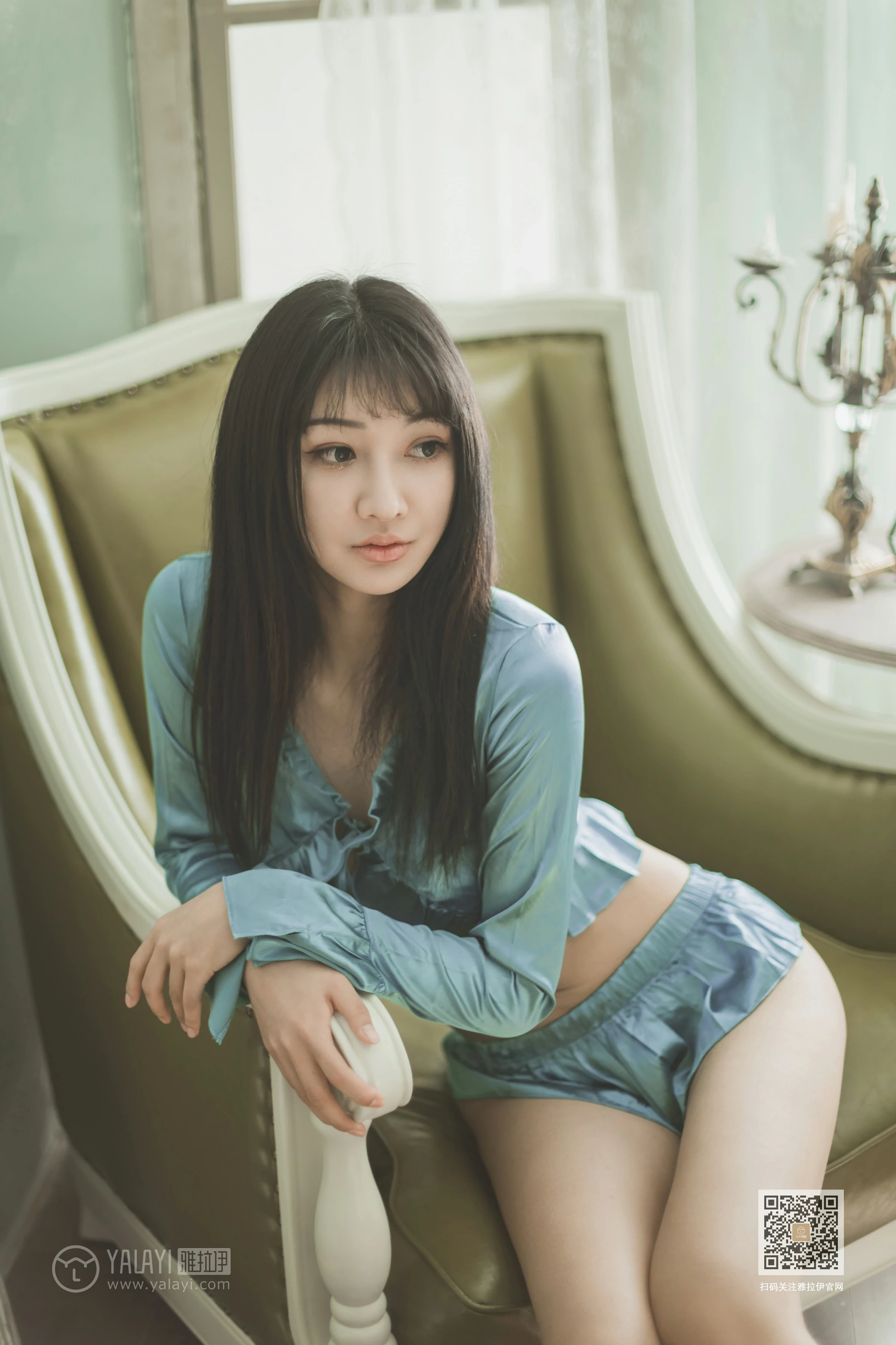 [YALAYI雅拉伊]Vol.527 坐我身边 韩熙 银色高腰上衣加情趣短裙性感私房写真集第11张