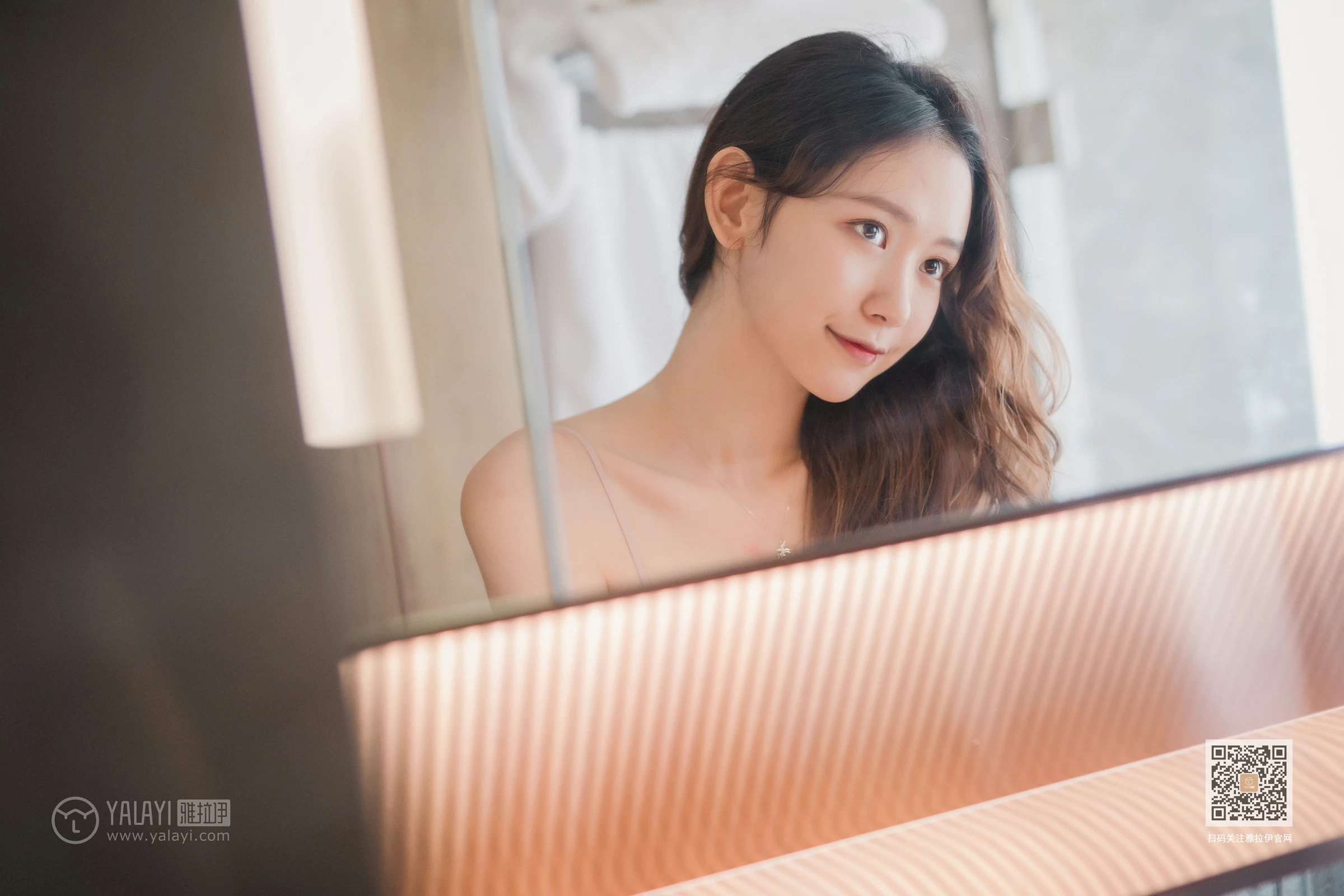 [YALAYI雅拉伊]Vol.549 粉红的午后 晓琳 粉色性感内衣居家私房写真集第2张