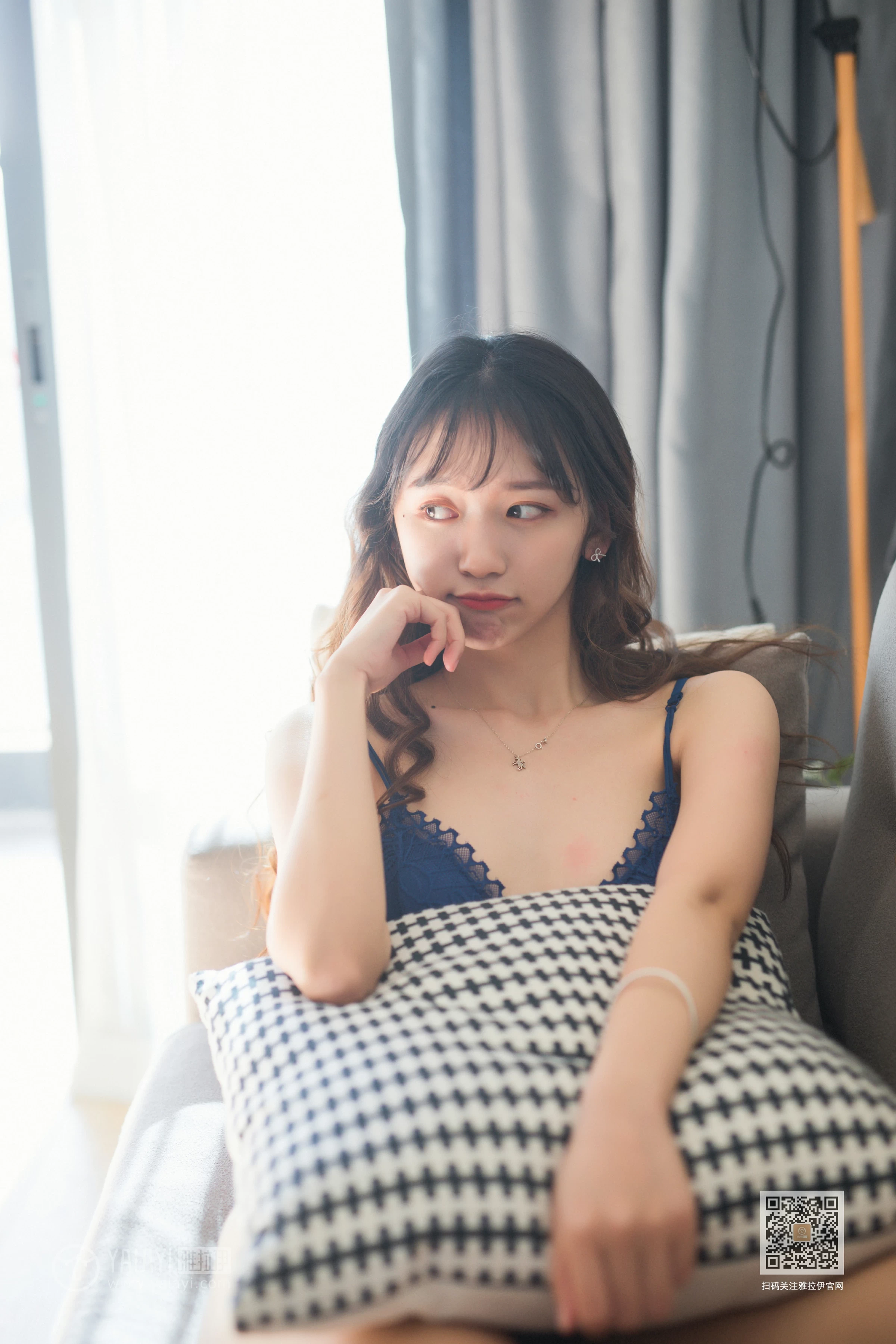 [YALAYI雅拉伊]Vol.568 想见你 晓琳 蓝色蕾丝内衣性感私房写真集第7张