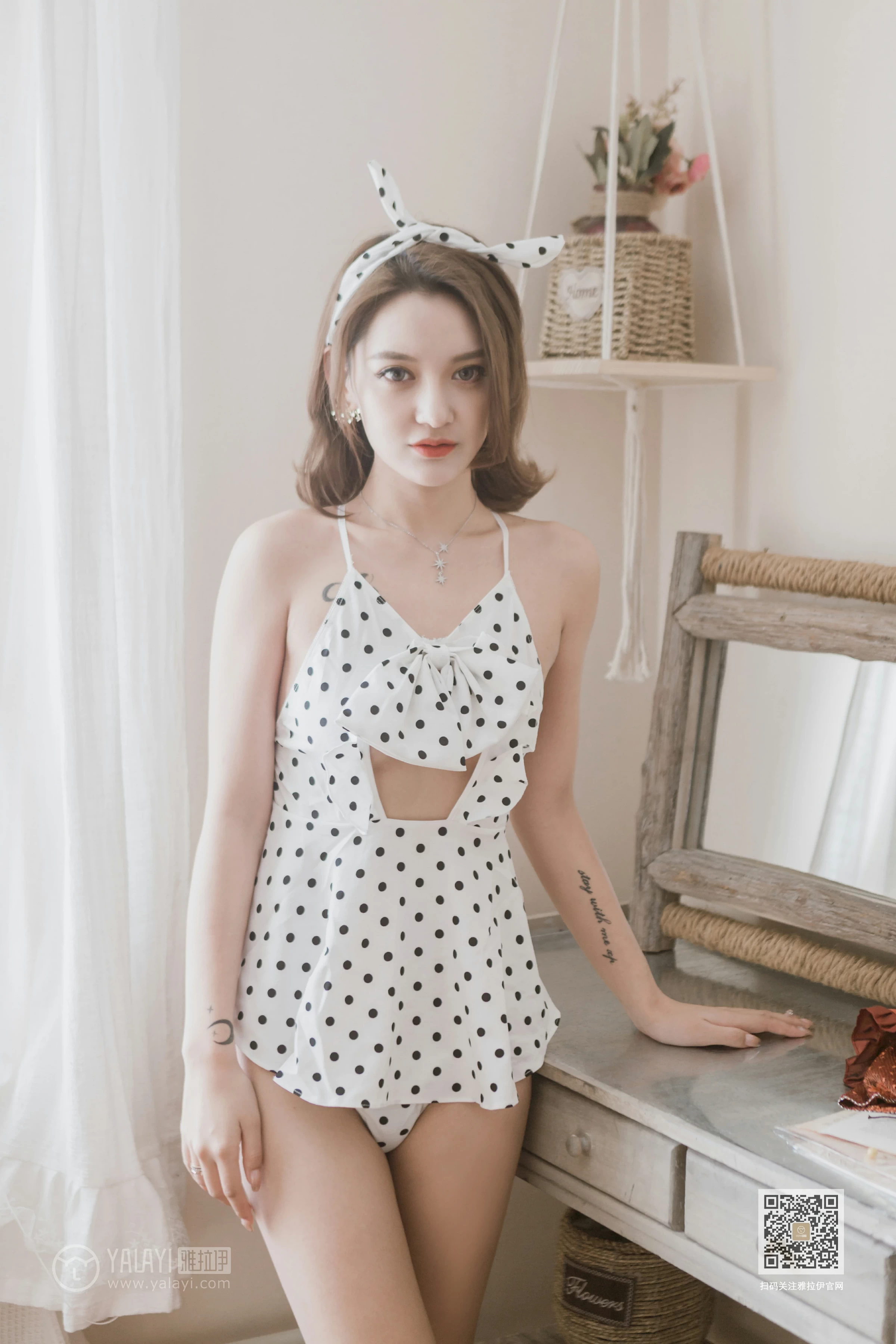 [YALAYI雅拉伊]Vol.572 日光倾城 刘子炀 白色比基尼泳装性感私房写真集第9张