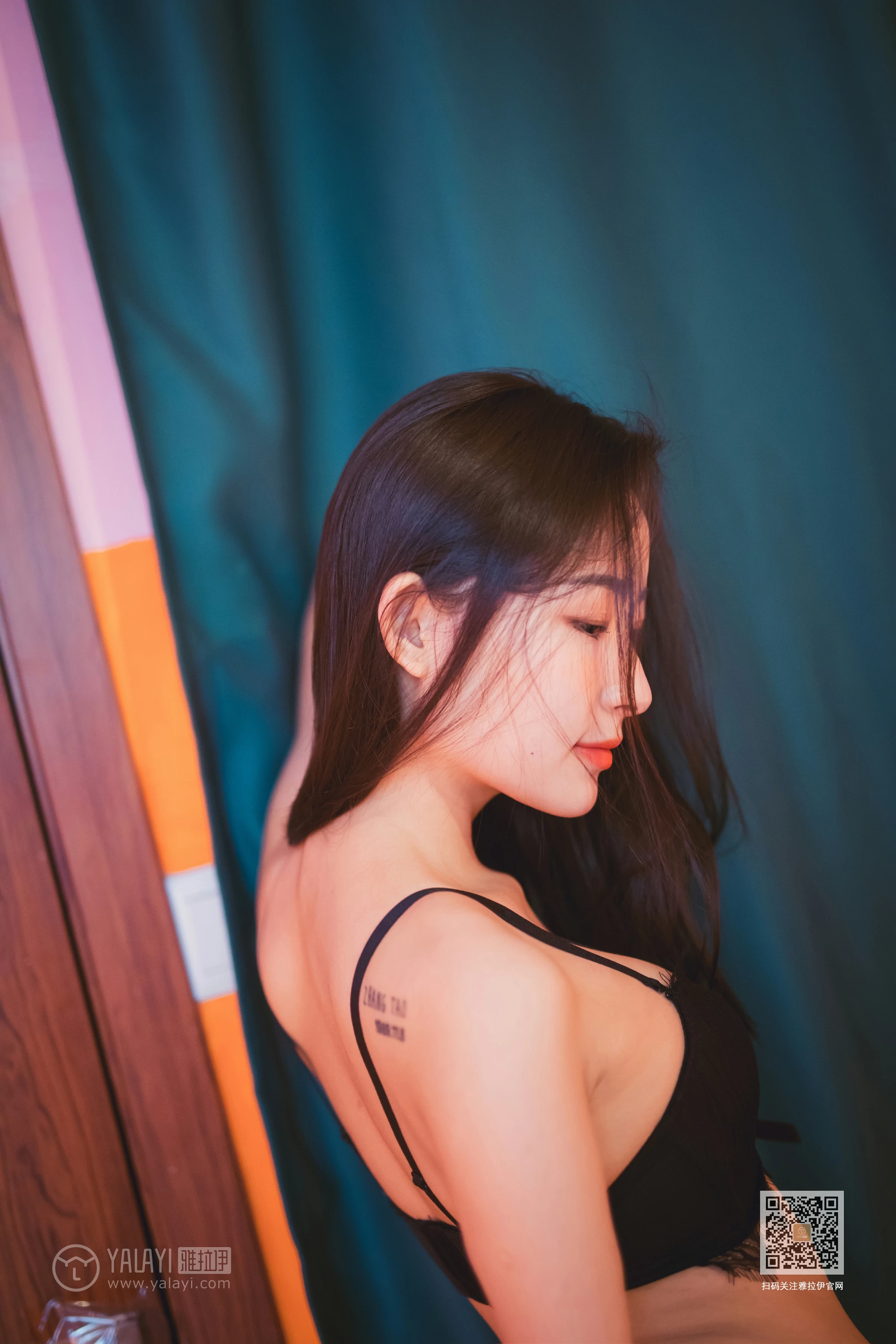 [YALAYI雅拉伊]Vol.592 再看我一眼 海棠 黑色蕾丝内衣性感私房写真集第1张