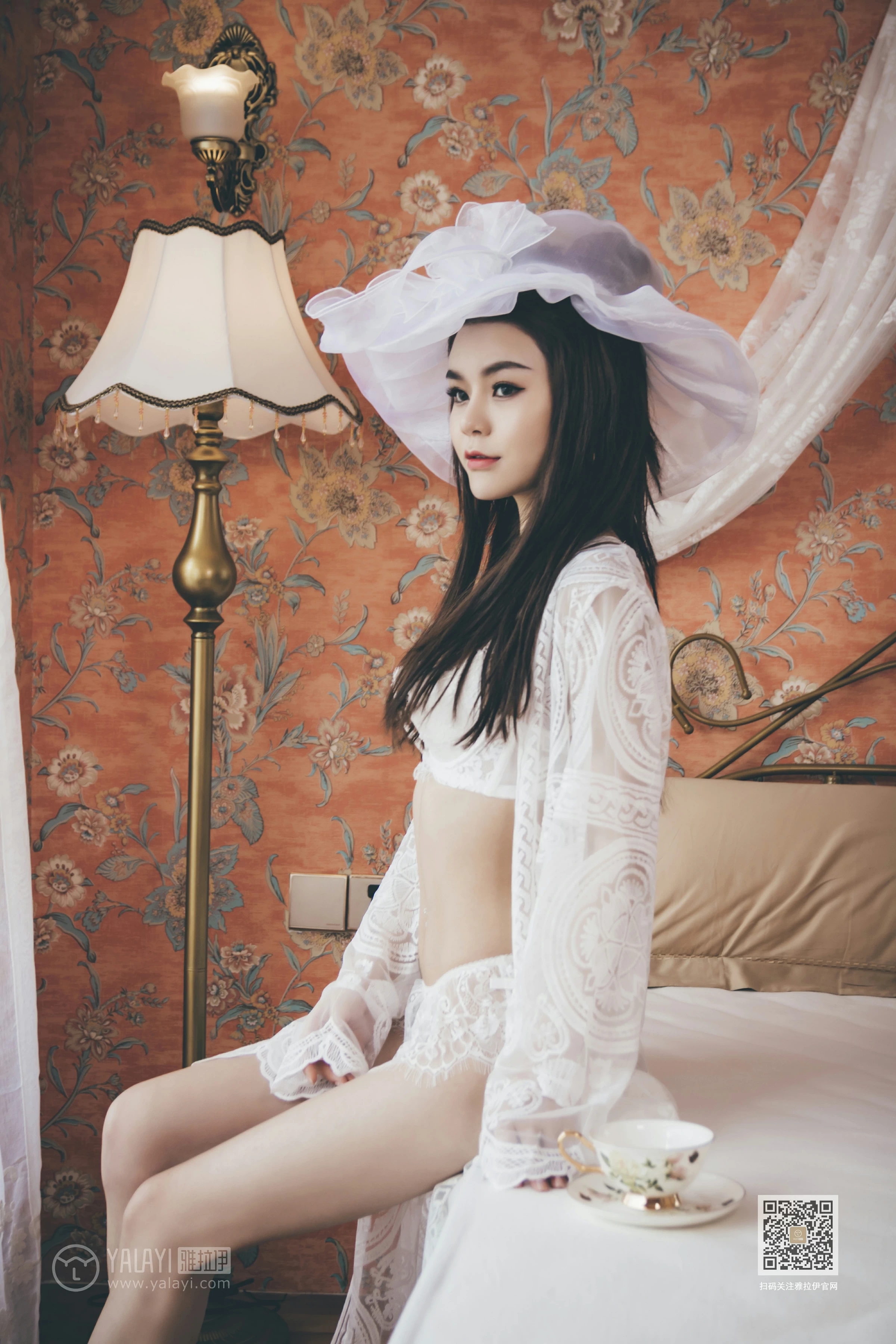 [YALAYI雅拉伊]Vol.594 第一次拍写真 蓉蓉 白色镂空睡衣加白色蕾丝内衣性感私房写真集第1张