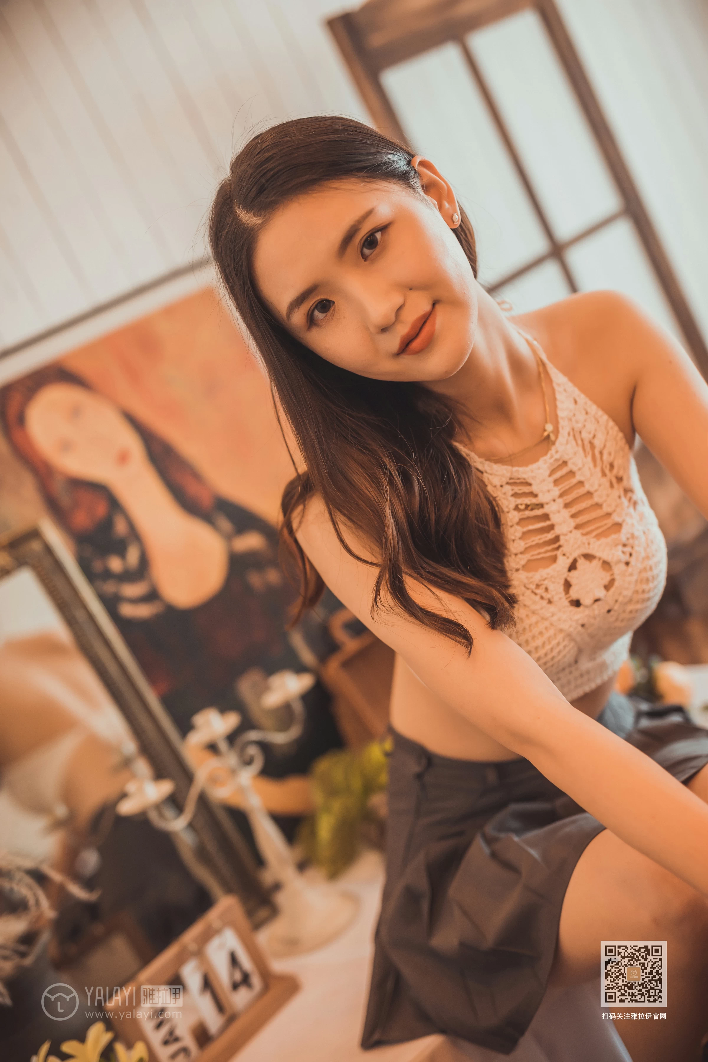[YALAYI雅拉伊]NO.614 《我们约会吧》 尹梦 白色镂空内衣加灰色短裙性感私房写真集第3张