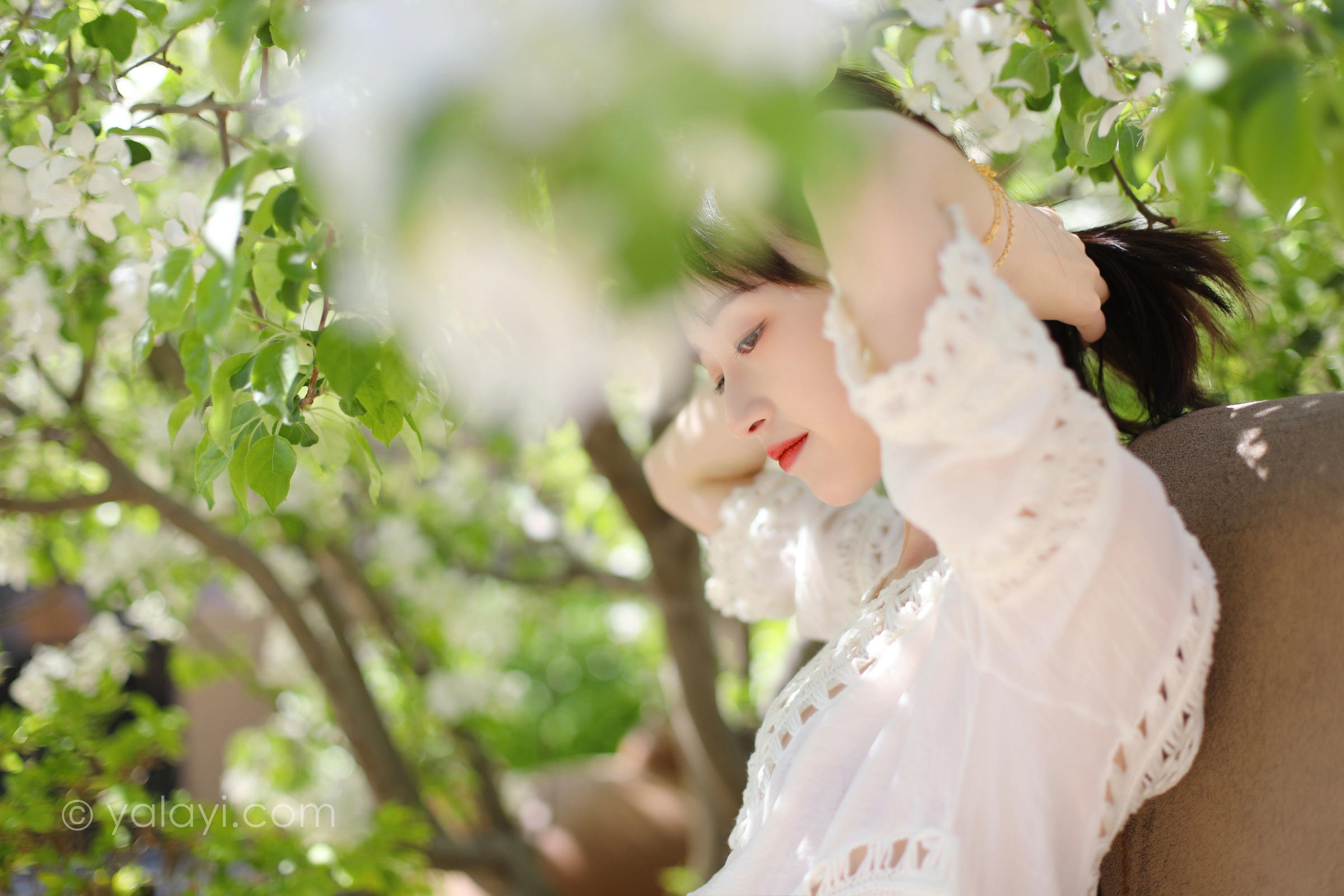 [YALAYI雅拉伊]2022.09.22 光晕 京京 白色镂空连衣裙加粉色长裙清纯写真集第7张
