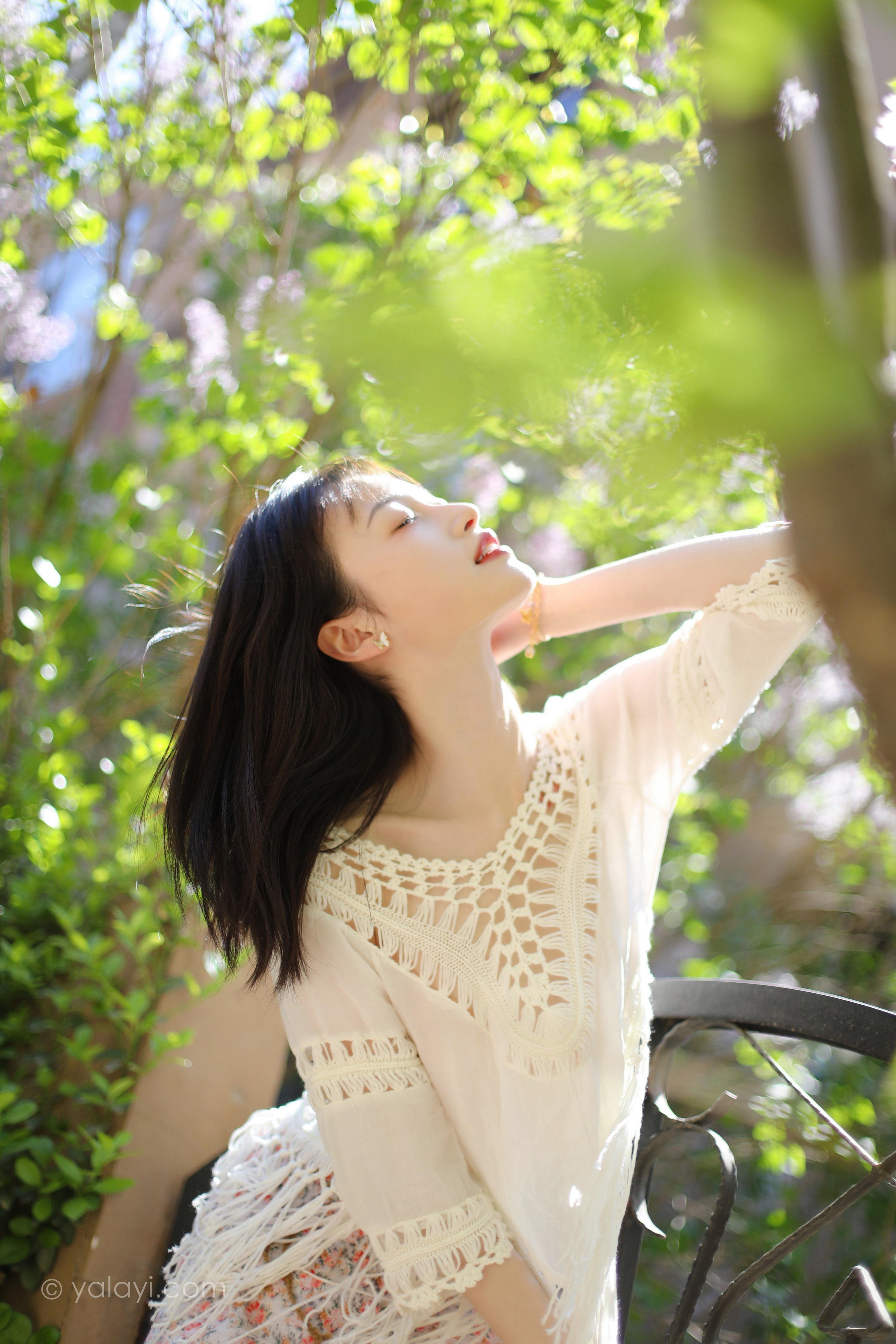 [YALAYI雅拉伊]2022.09.22 光晕 京京 白色镂空连衣裙加粉色长裙清纯写真集第12张