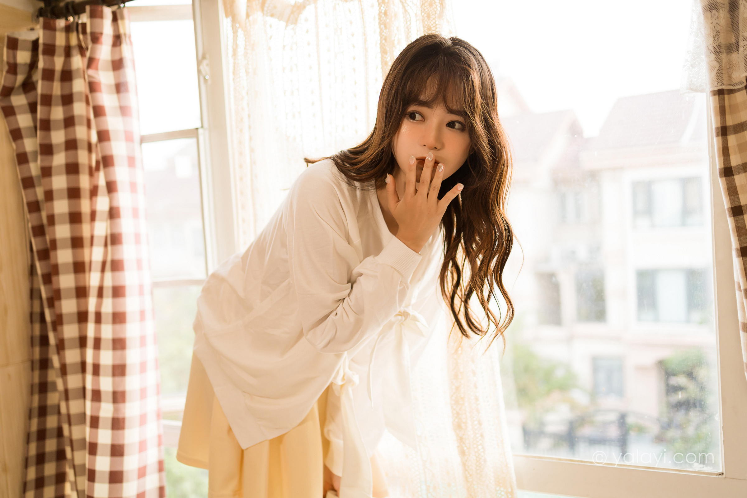 [YALAYI雅拉伊]2022.05.07 快乐加倍 小亭 白色礼服衬衫加短裙清纯写真集第12张