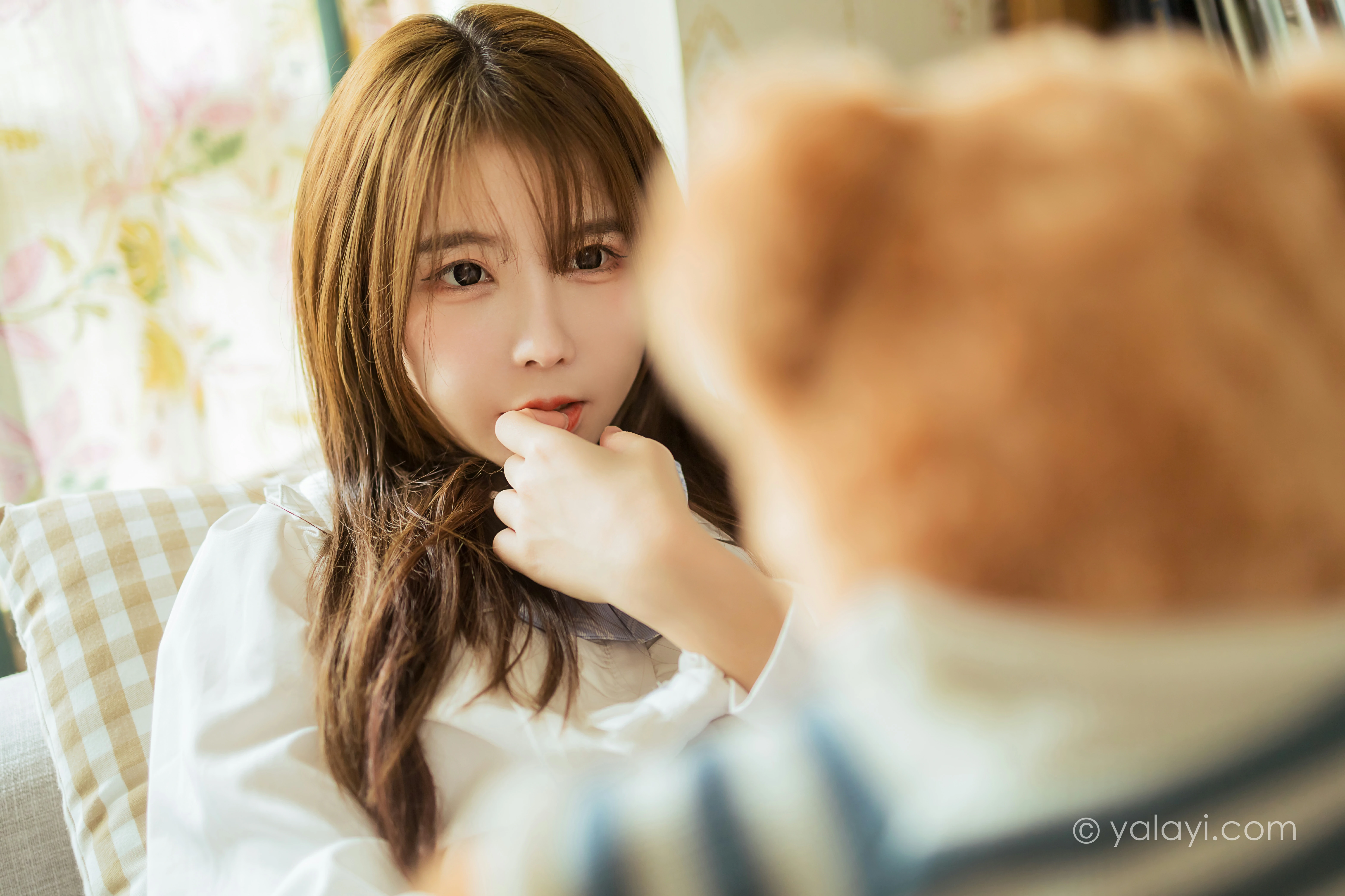 [YALAYI雅拉伊]NO.817 最爱的JK制服 钰慧 灰色外套与格子短裙加丝袜美腿私房写真集第12张