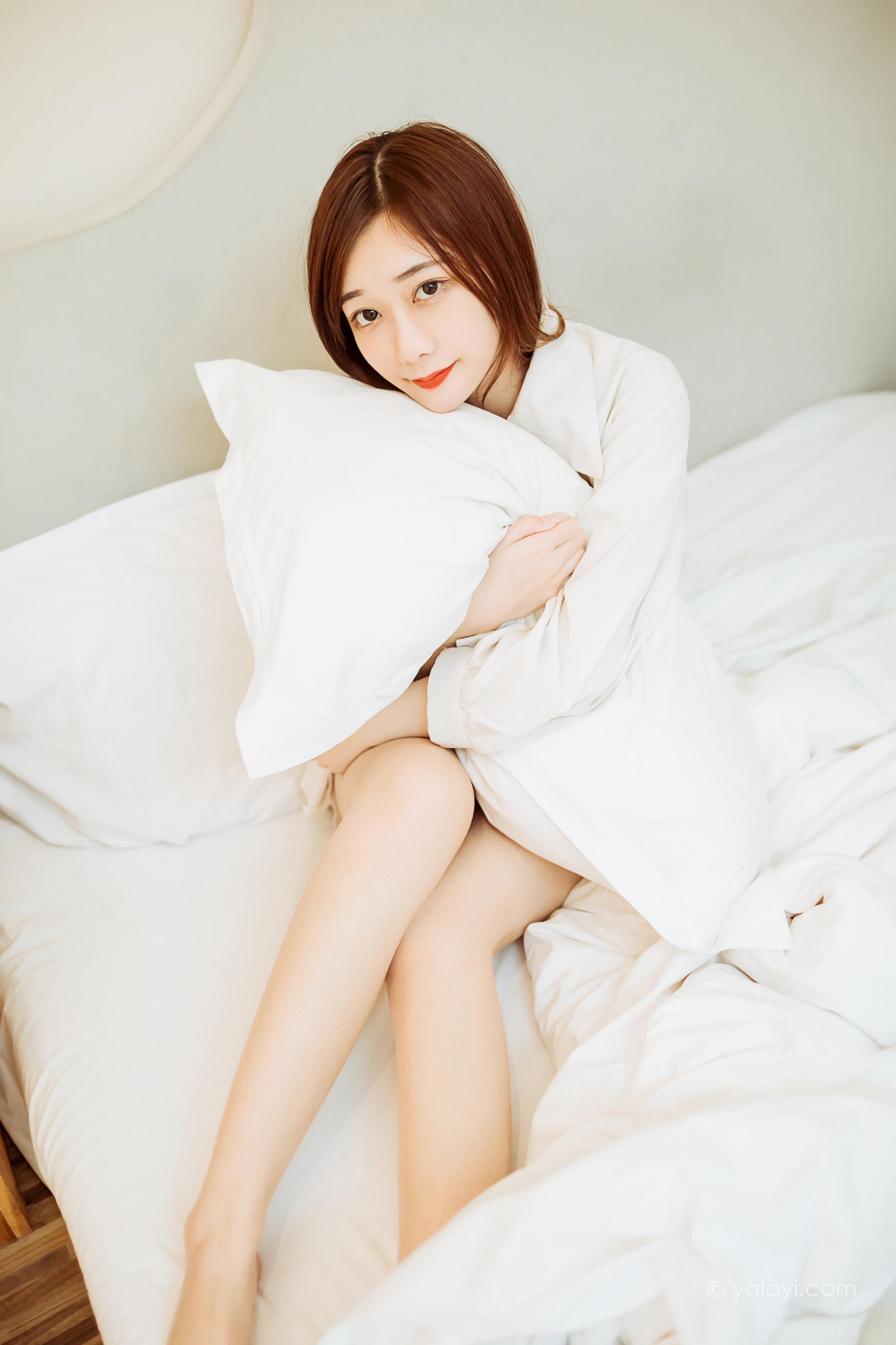 [YALAYI雅拉伊]2022.04.15 珍惜每一天 夜夜 白色男友式衬衫居家性感私房写真集第12张