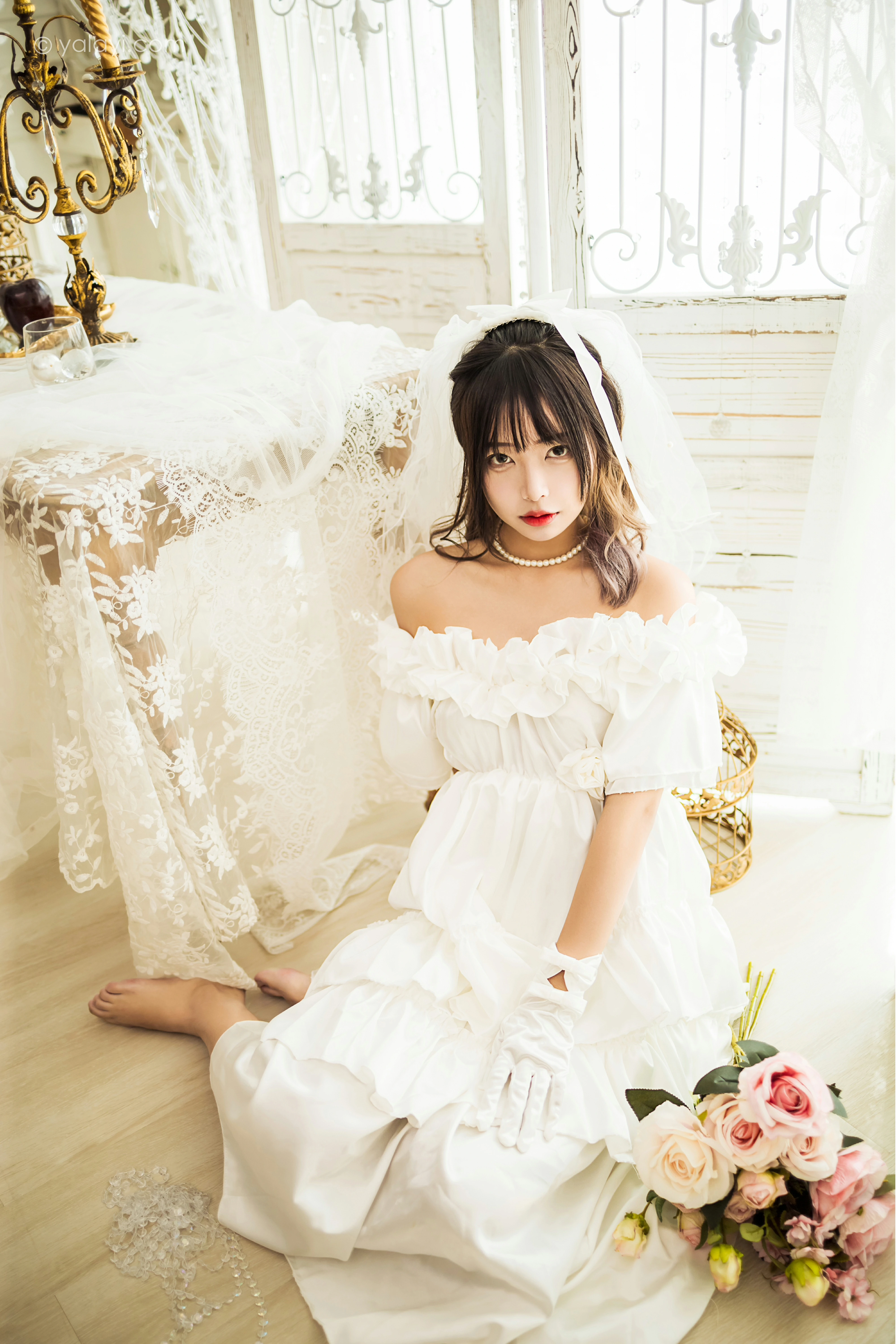 [YALAYI雅拉伊]NO.862 美丽的梦 阿禾 白色抹胸婚纱性感写真集第4张