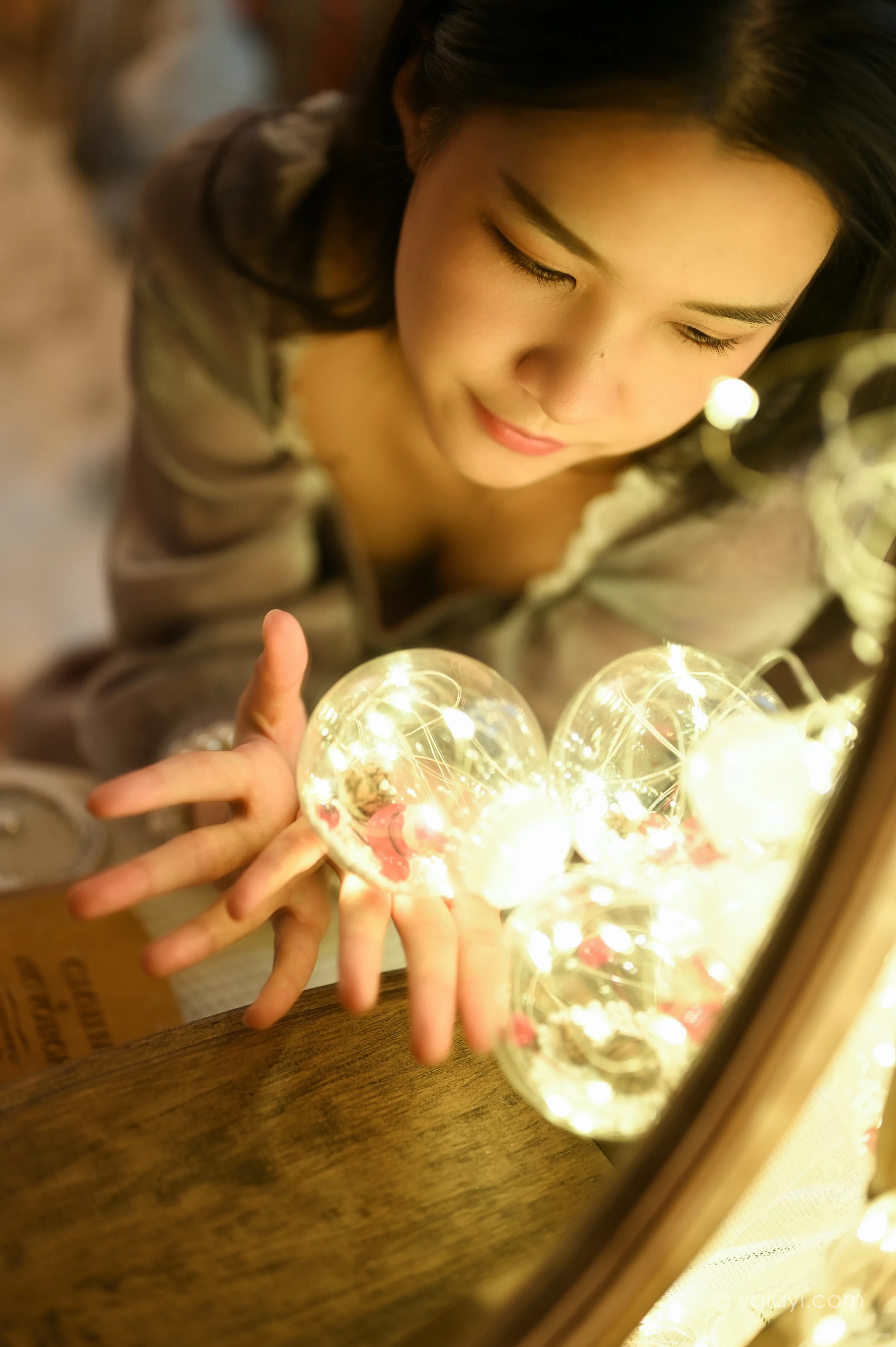 [YALAYI雅拉伊]NO.744 《平安夜有我》 虞艺 灰色透视公主制服裙写真第13张