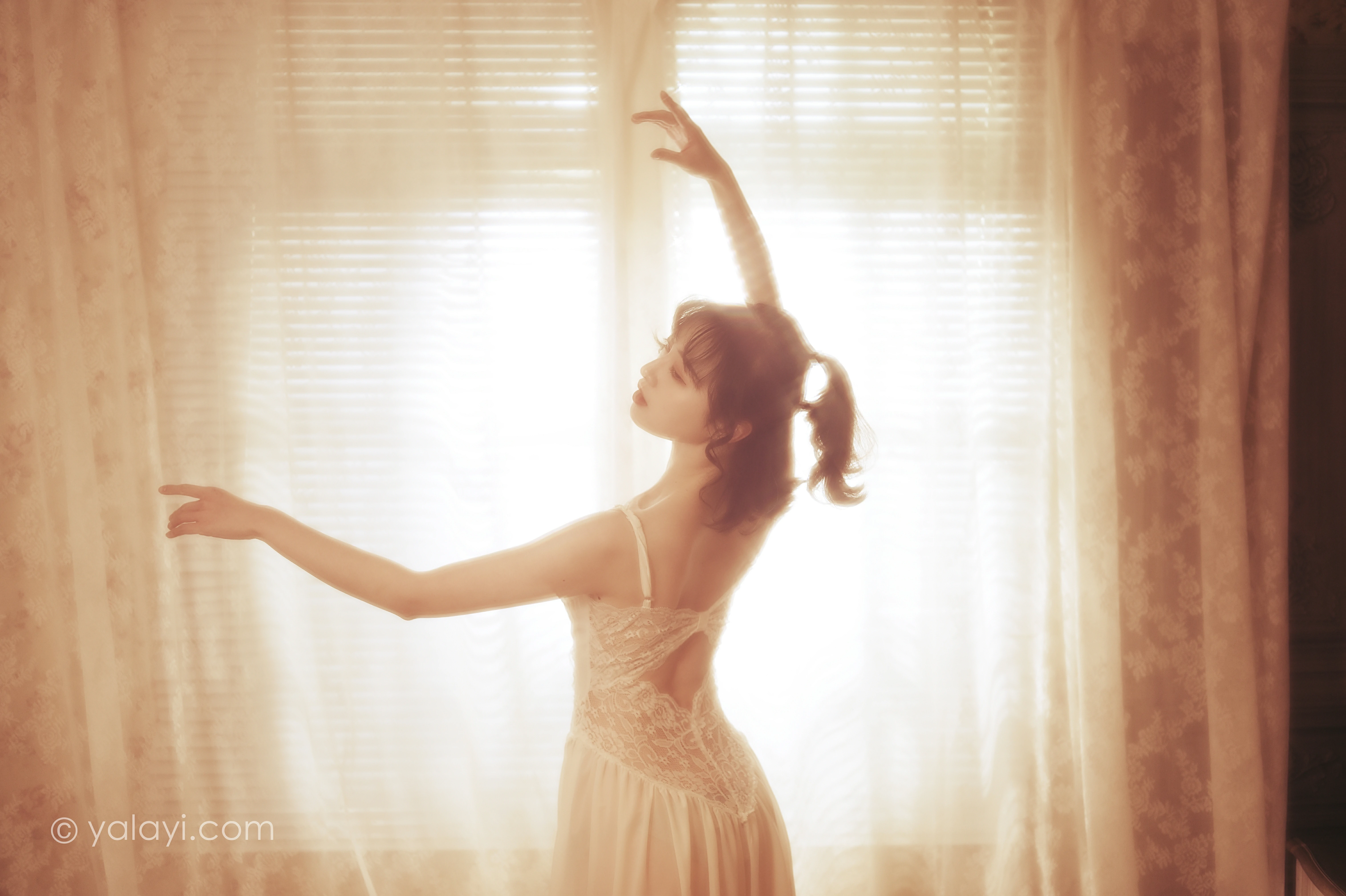 [YALAYI雅拉伊]NO.780 也曾优雅 京京 白色透视蕾丝连衣裙性感写真集第14张