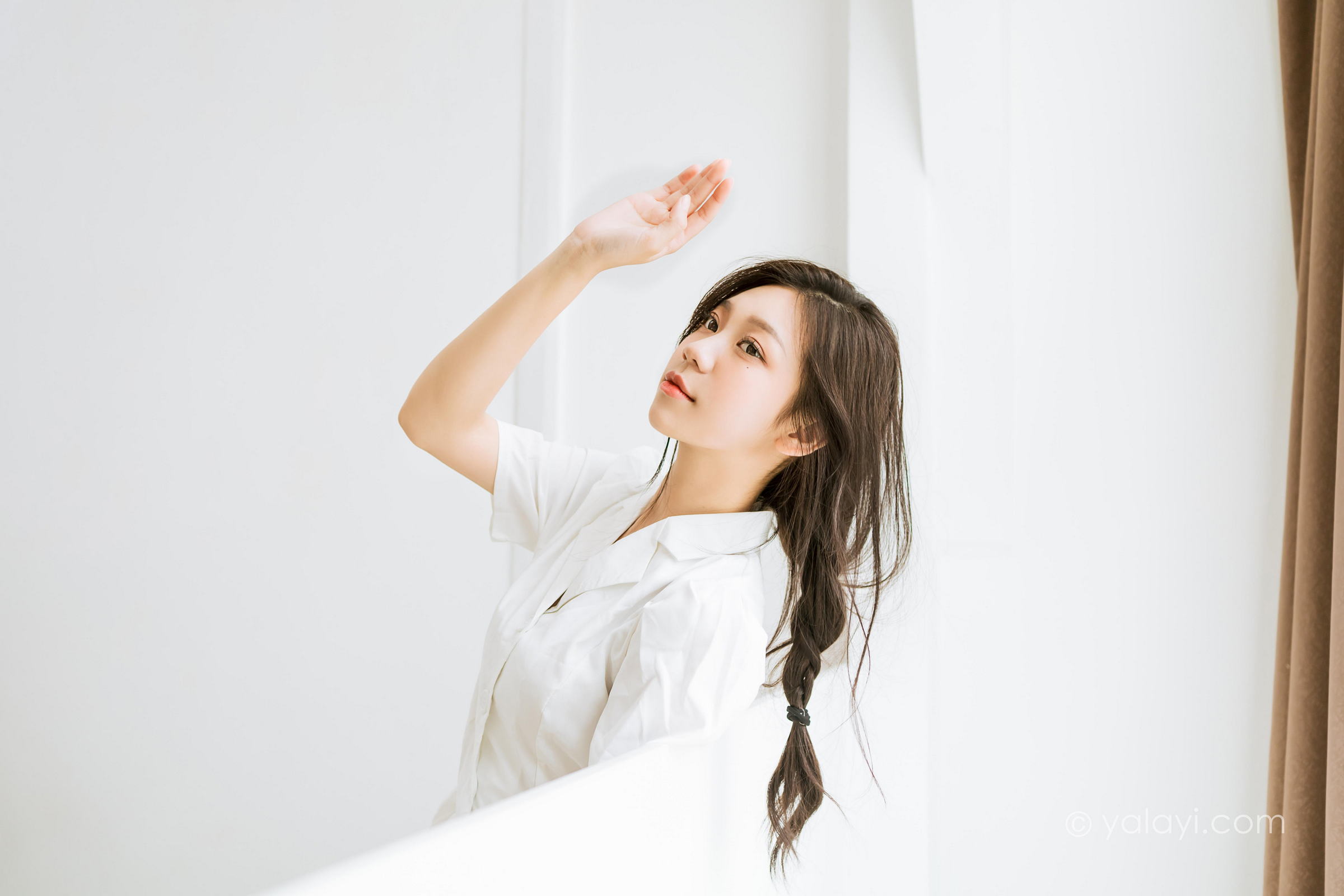 [YALAYI雅拉伊]2022.07.01 好美丽 梓瑶 白色连衣裙居家清纯写真集第9张