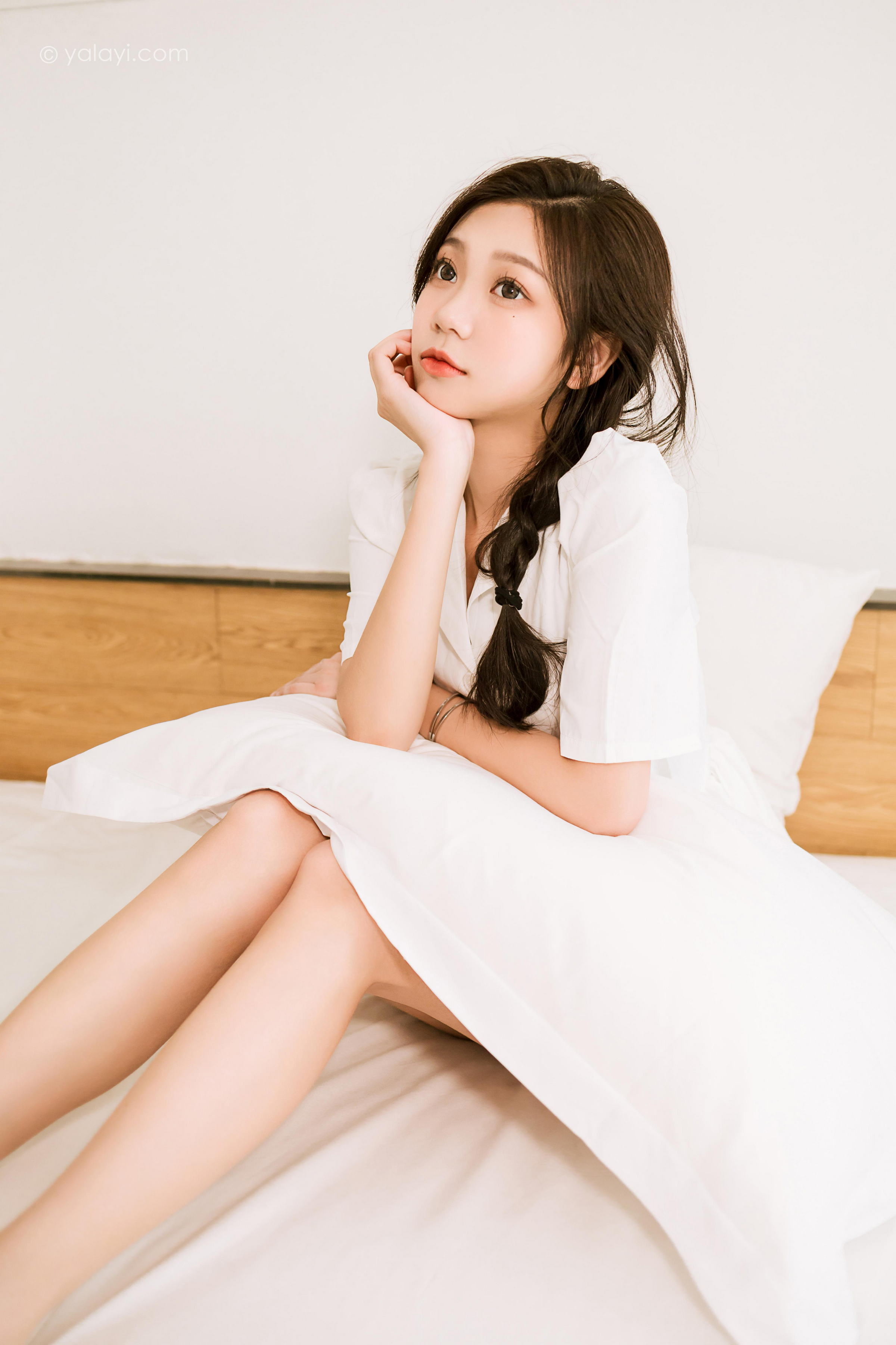 [YALAYI雅拉伊]2022.07.01 好美丽 梓瑶 白色连衣裙居家清纯写真集第2张