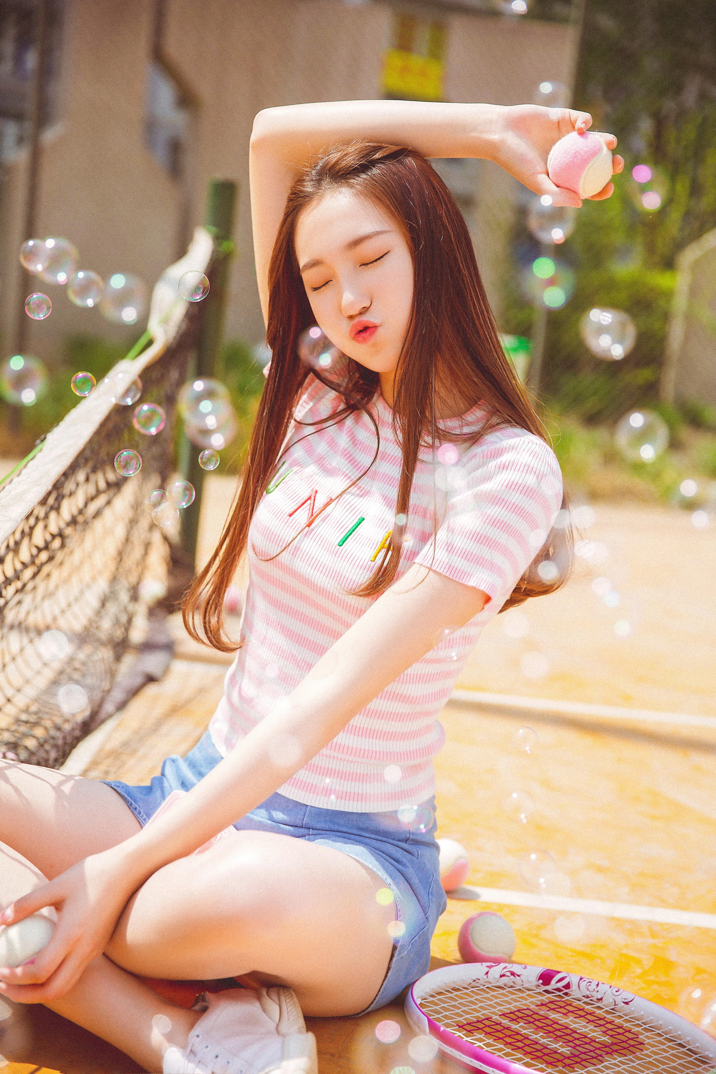 [YALAYI雅拉伊]2022.10.21 飘逸身姿 清纯少女 粉色短袖加牛仔短裙写真集第1张