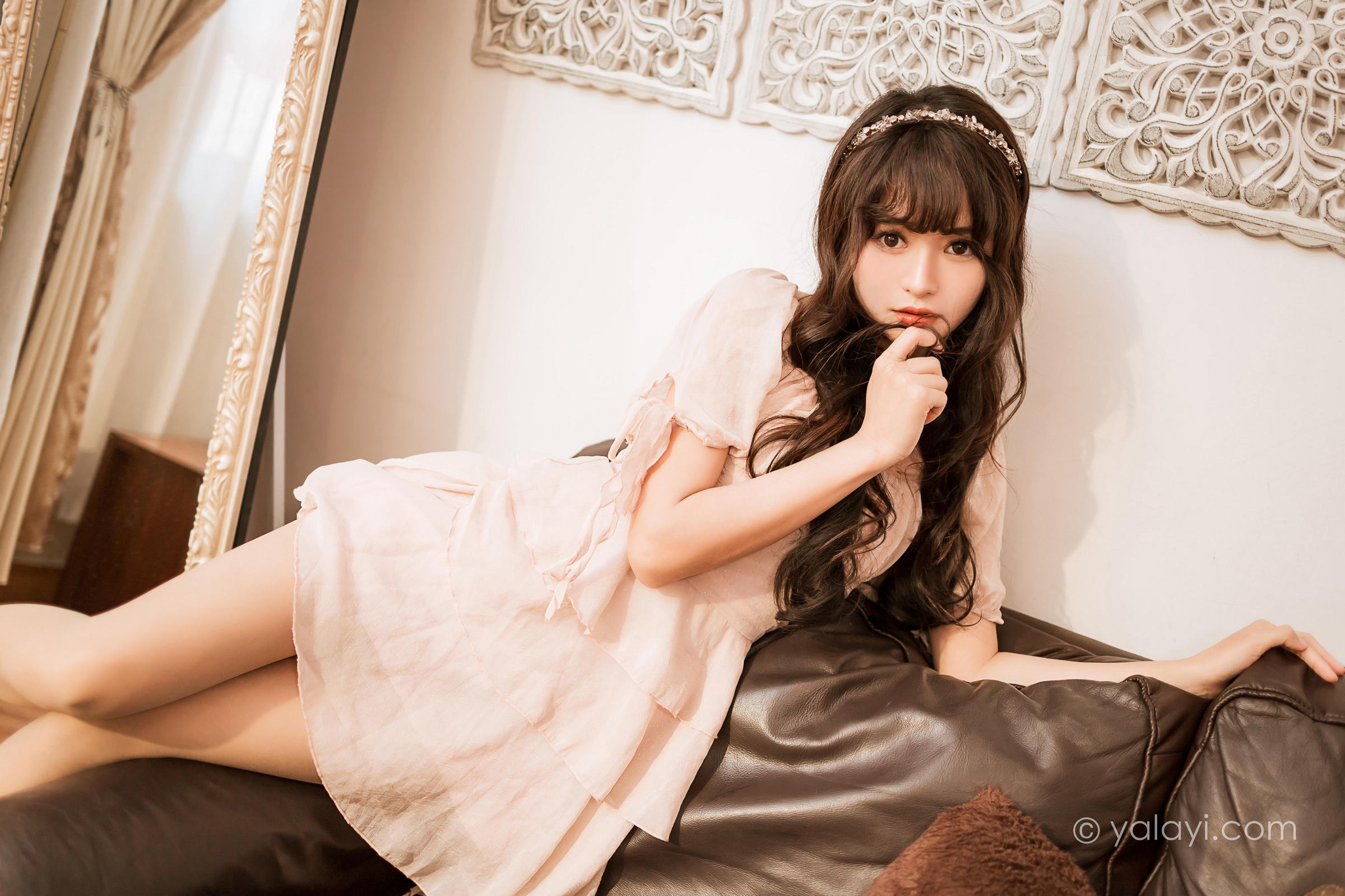 [YALAYI雅拉伊]2023.02.12 我的写真女友 小亭 粉色复古连衣裙居家清纯写真集第8张