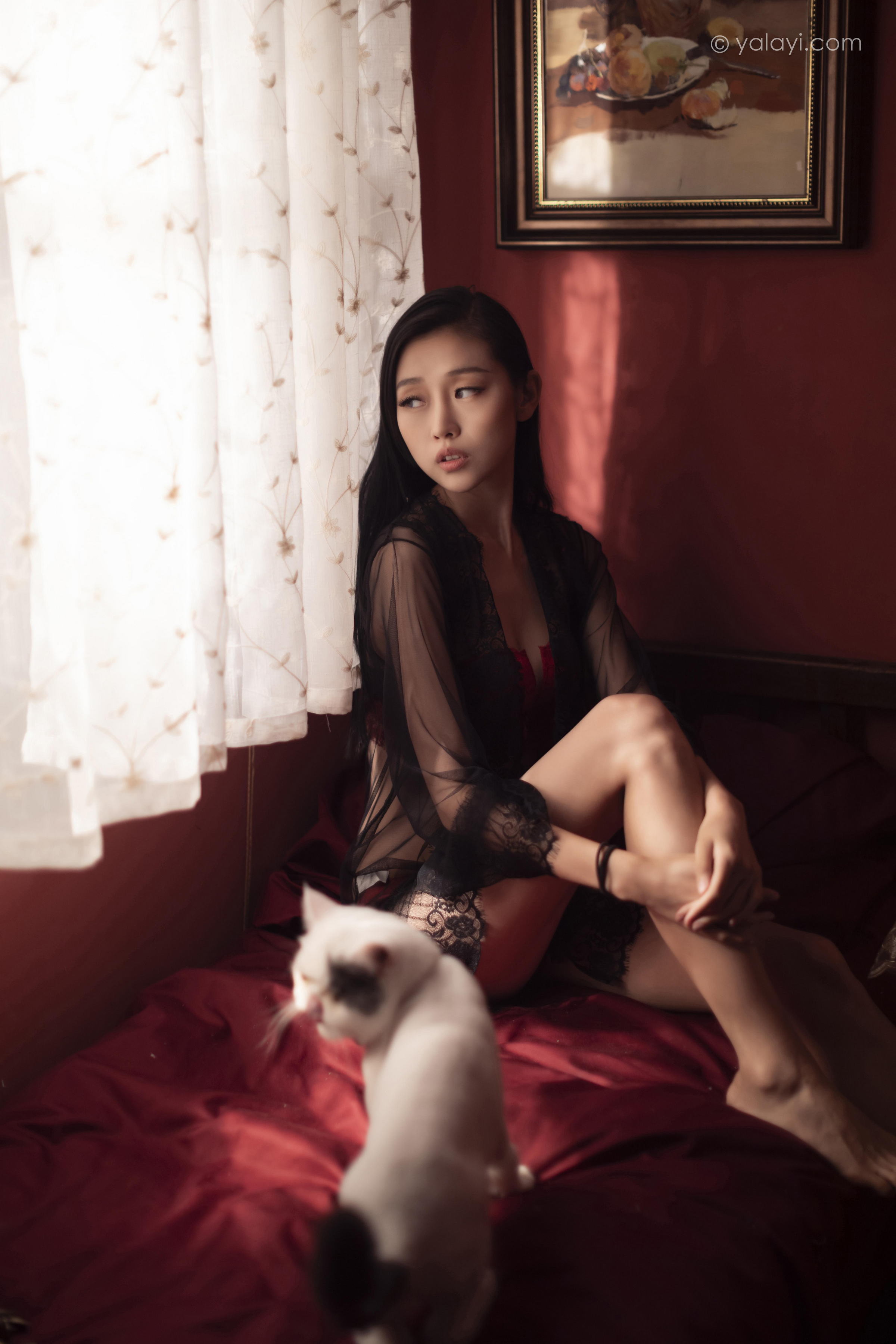 [YALAYI雅拉伊]2023.02.17 一抹红色 图雅 黑色透视睡衣加红色蕾丝内衣性感私房写真集第5张