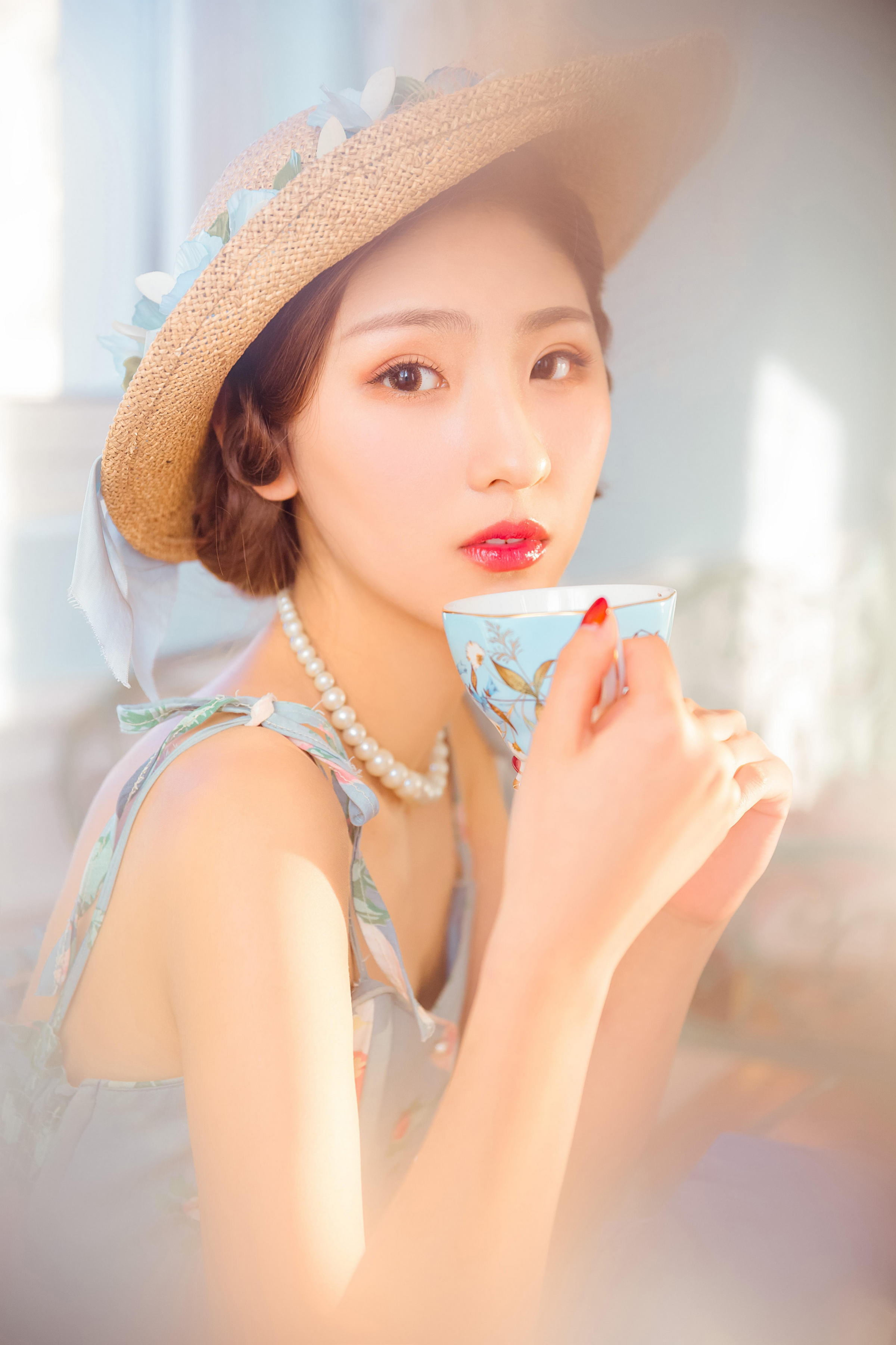 [YALAYI雅拉伊]2023.04.07 花样青春 现代名媛灰色吊带连衣裙清纯写真集第5张