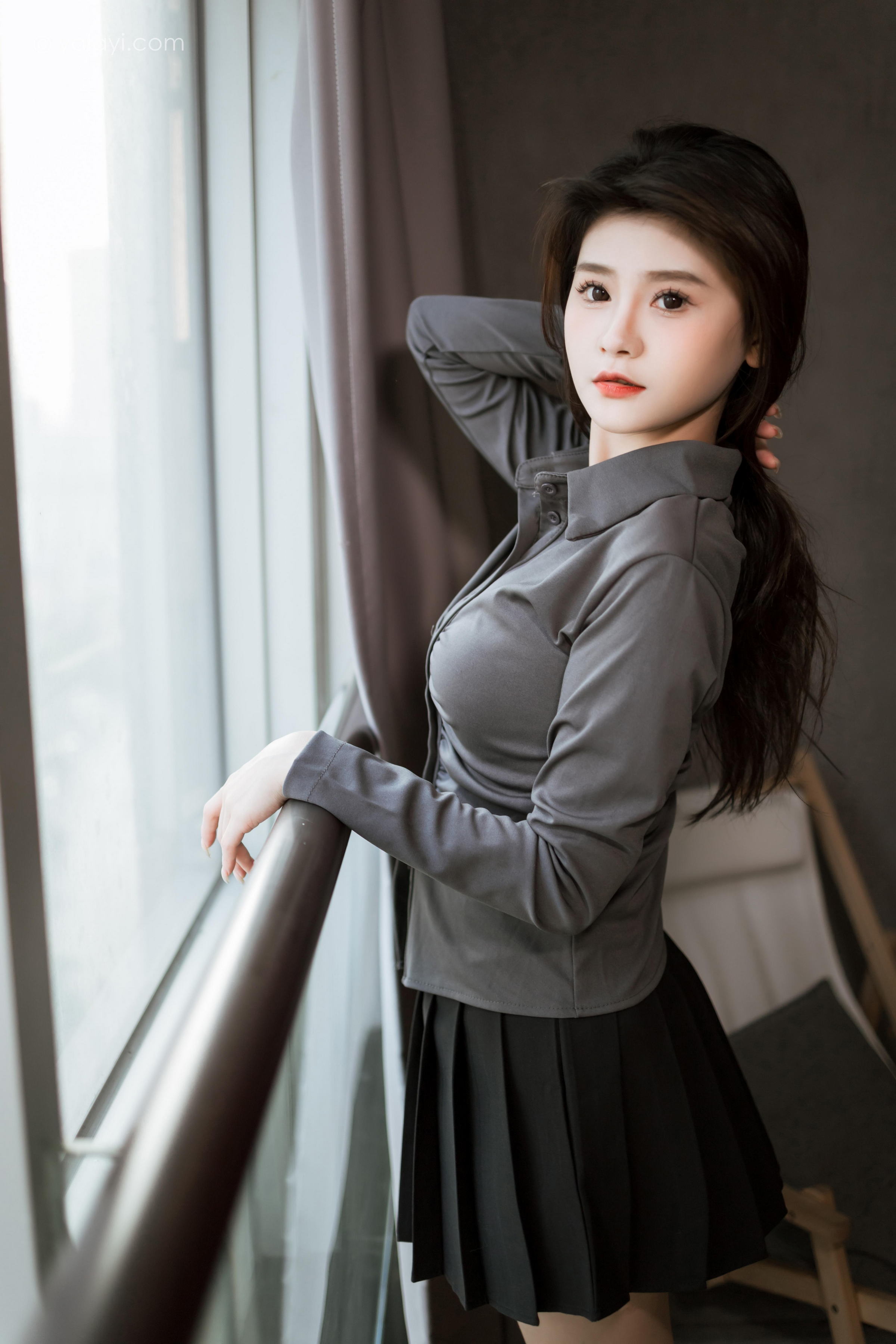 [YALAYI雅拉伊]2023.05.17 好看的人都像你 若婷 灰色衬衫加黑色短裙性感私房写真集第11张