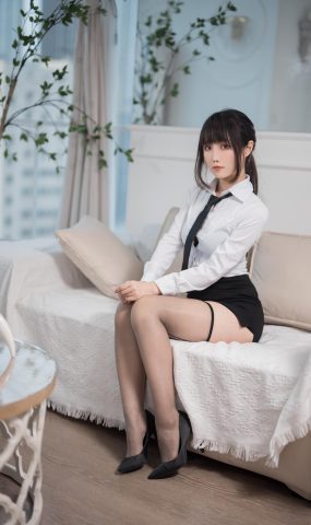 Cosplay汪知子 OL黑丝 [25P]