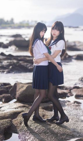 不呆猫  × 三無人型  水手服百合黑丝[31P]