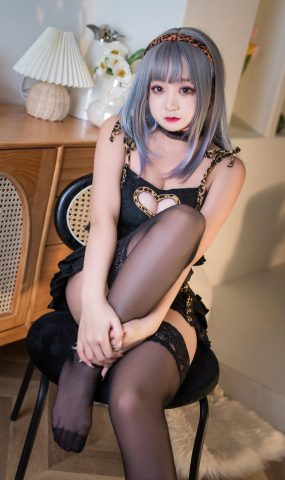 网紅Coser@-桃夭葵 连体小豹纹 [40P]