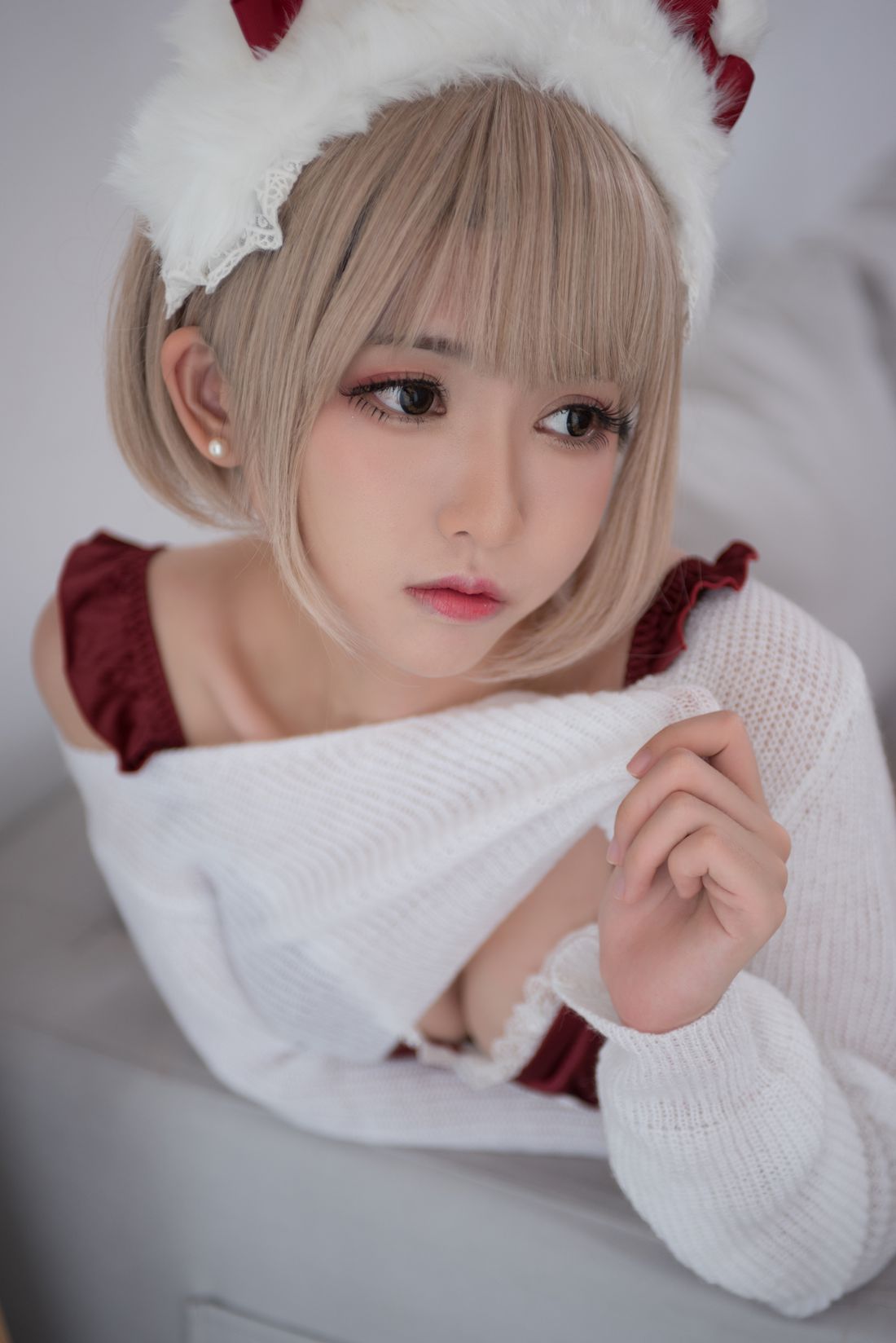 网荭Coser@鳗鱼霏儿 兽耳 圣诞白往袜 在现浏览第4张