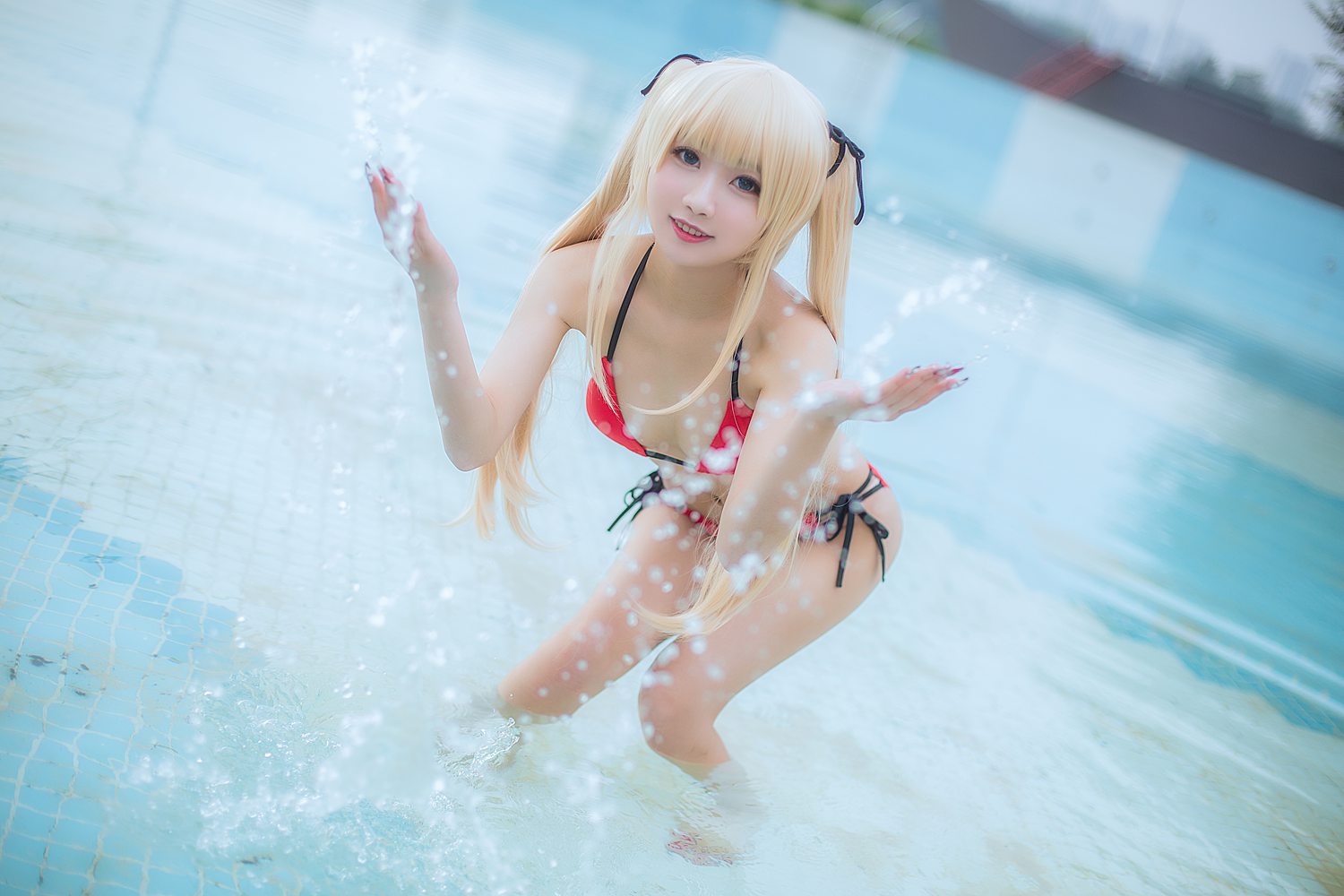 微博红人Coser@鬼畜摇 水着 在现浏览第1张